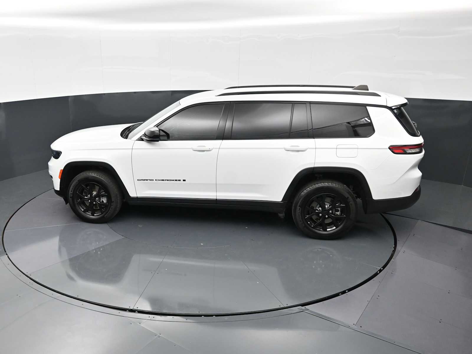 Thumbnail: 2024 Jeep Grand Cherokee L - 25