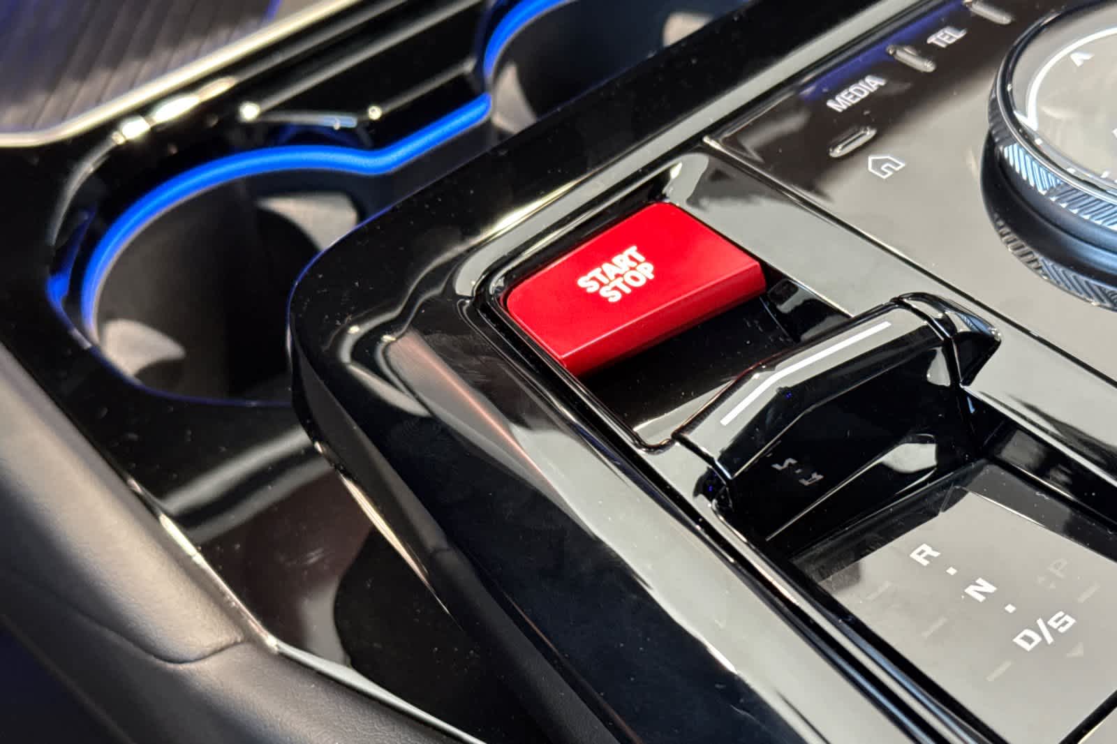 Thumbnail: 2026 BMW M5 - 25