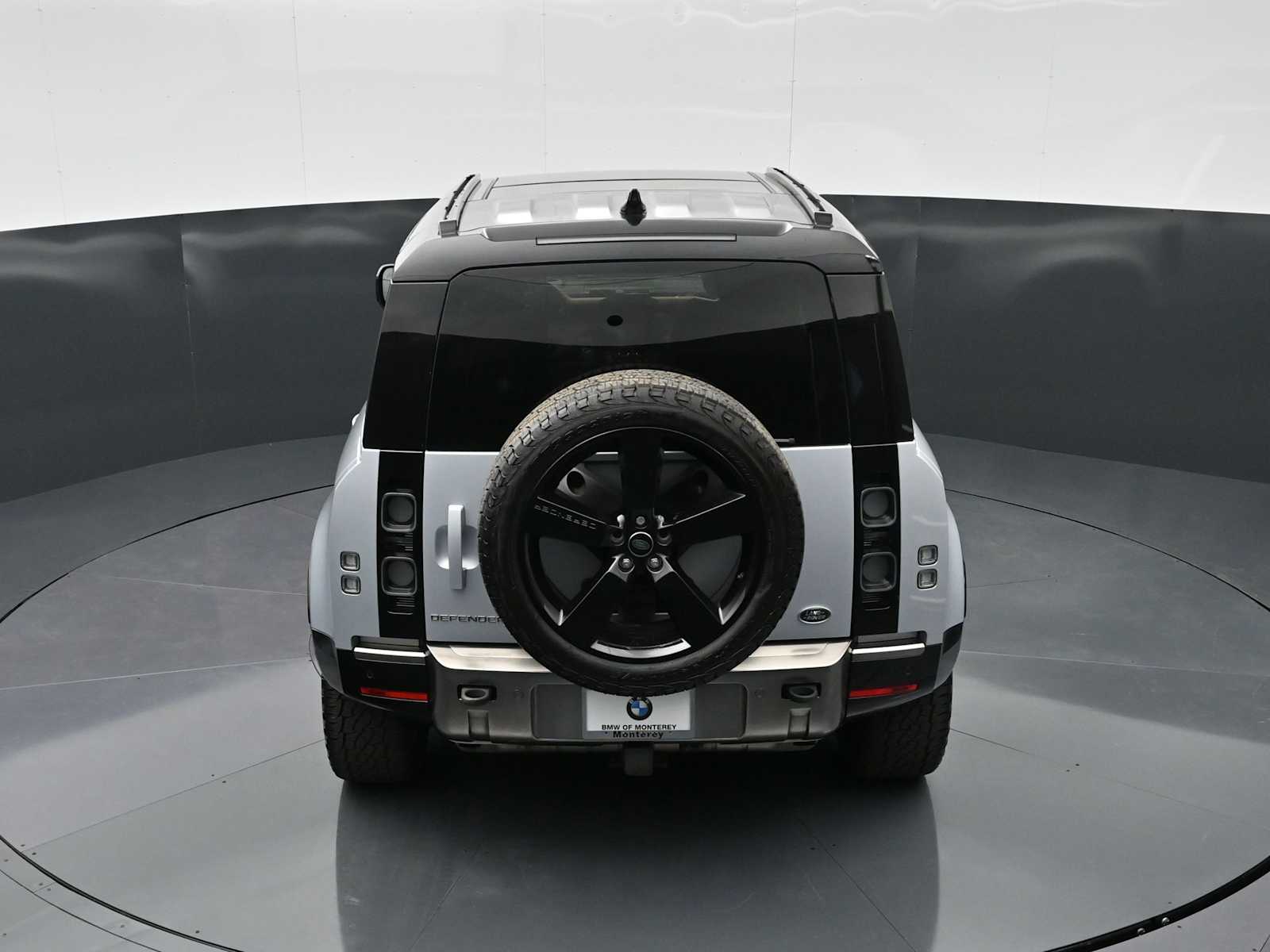 Thumbnail: 2022 Land Rover Defender - 19