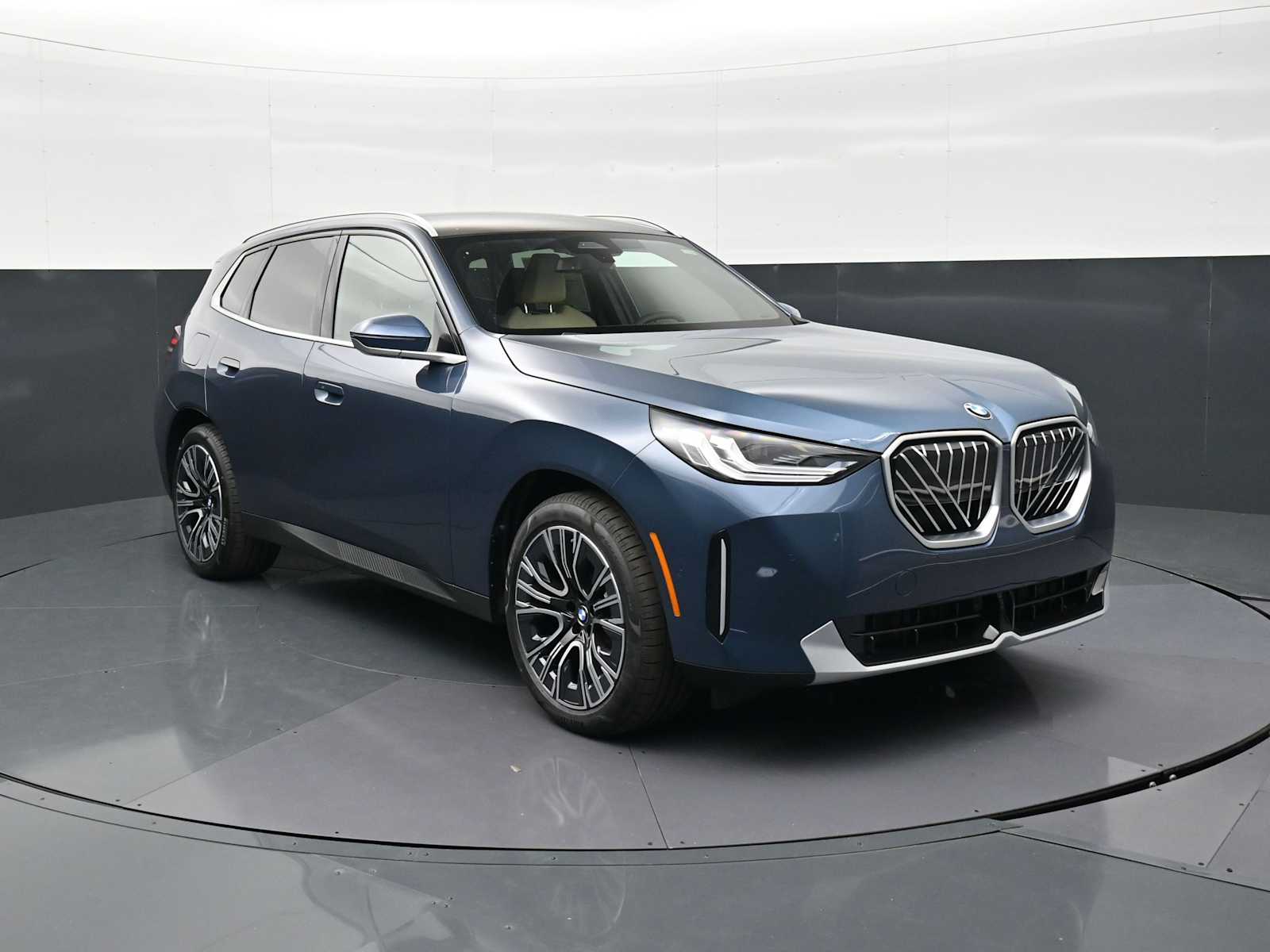 Thumbnail: 2026 BMW X3 - 3