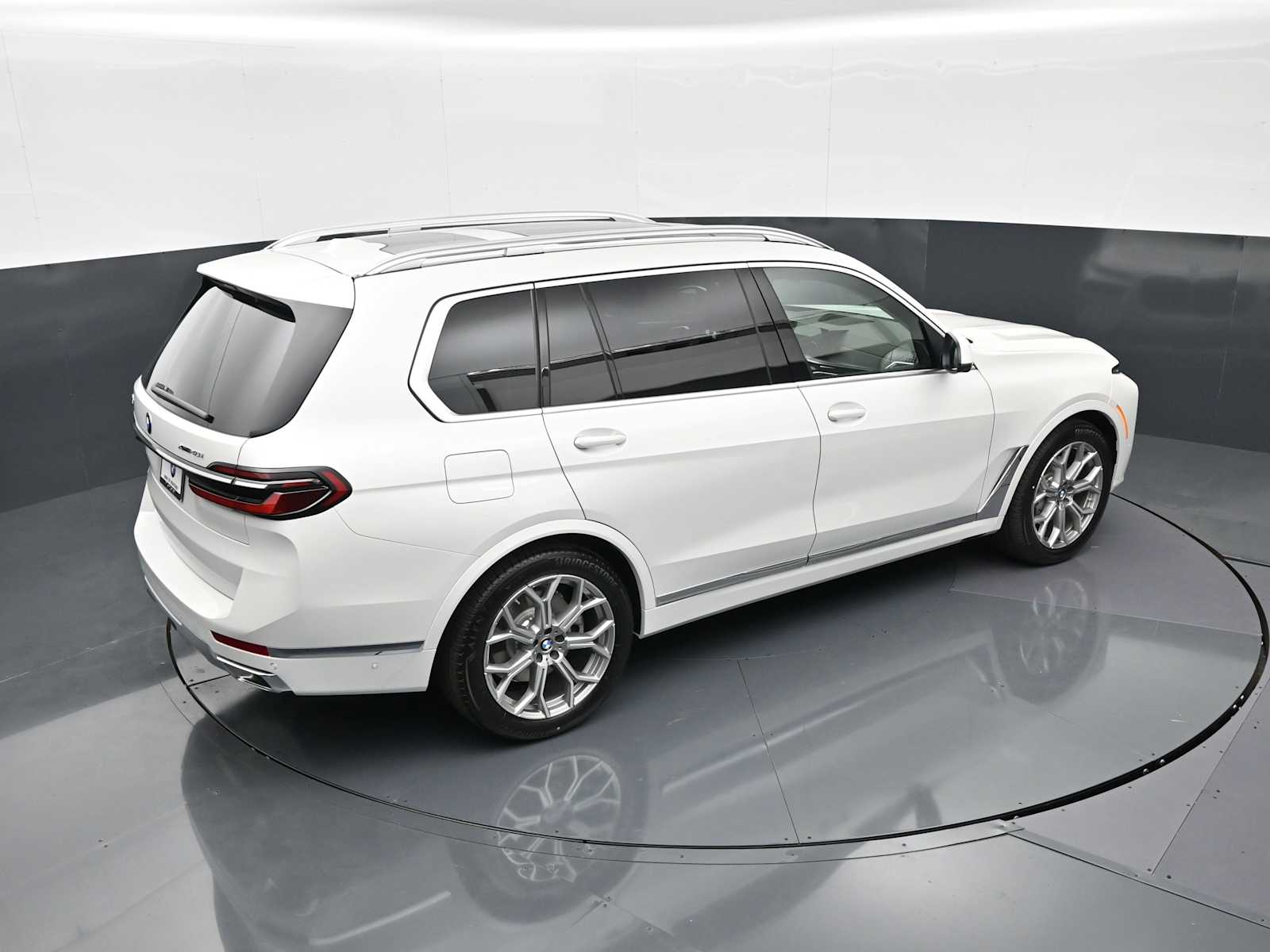 Thumbnail: 2027 BMW X7 - 21