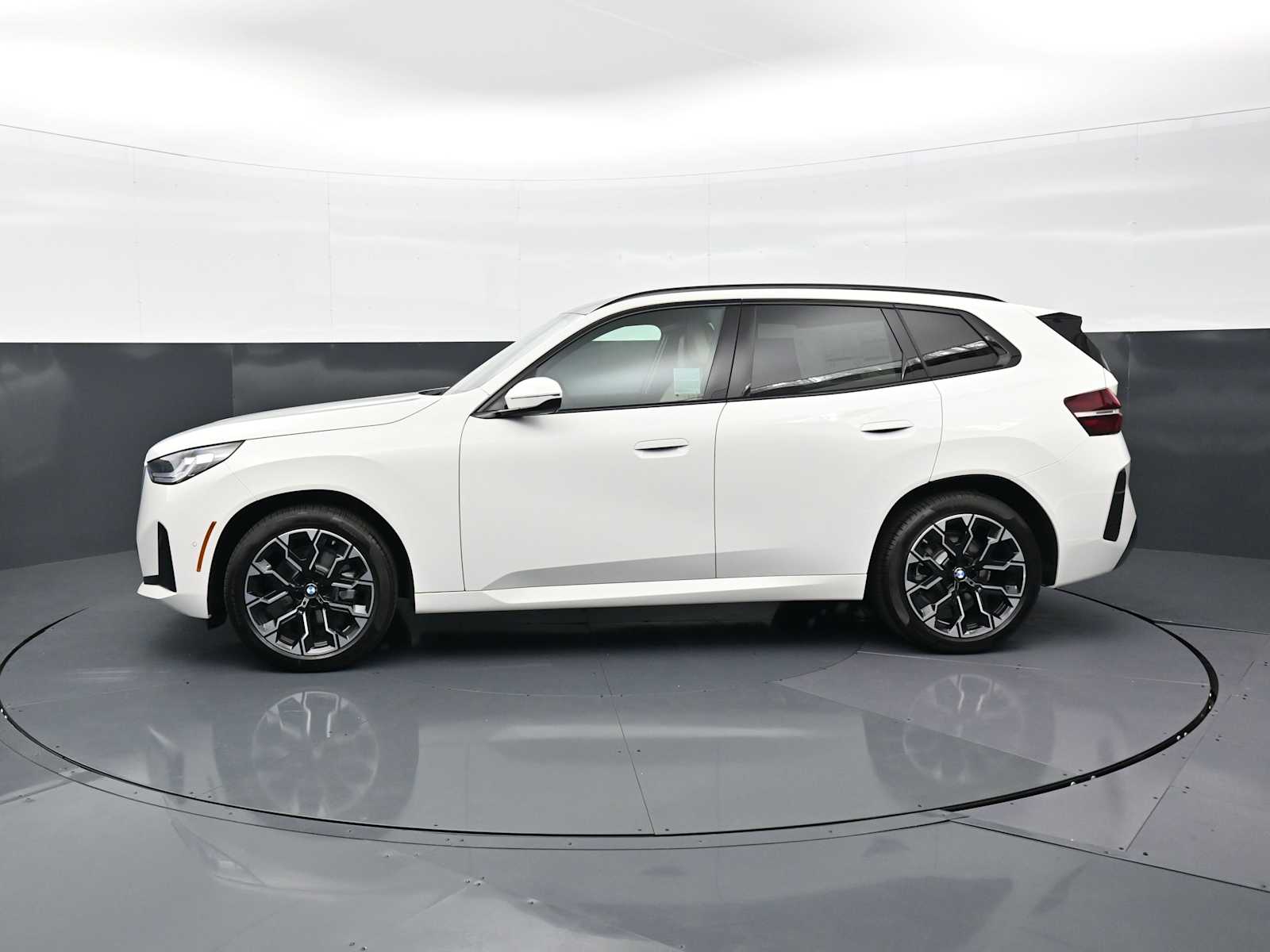 Thumbnail: 2026 BMW X3 - 8