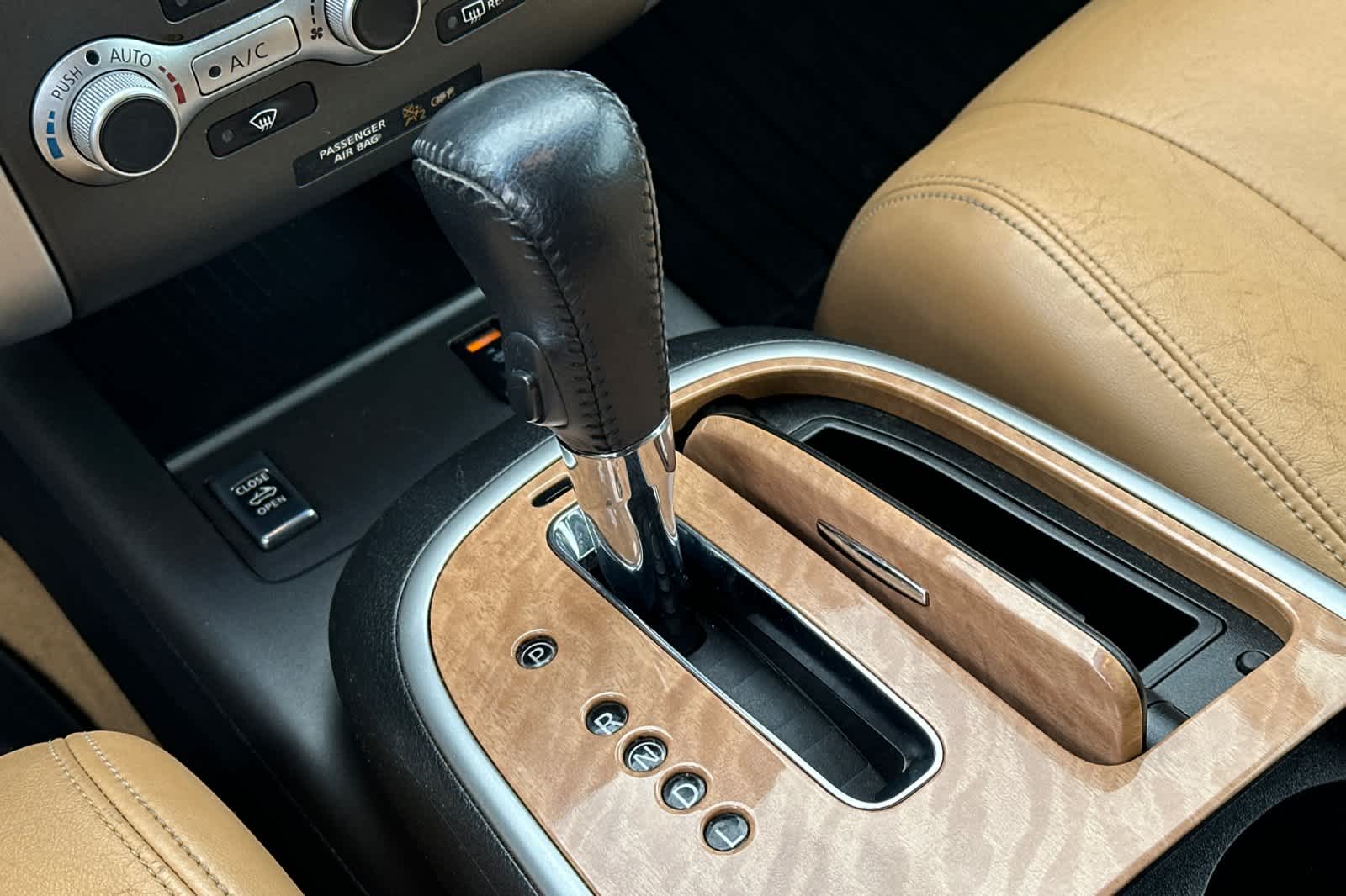 Thumbnail: 2011 Nissan Murano - 25