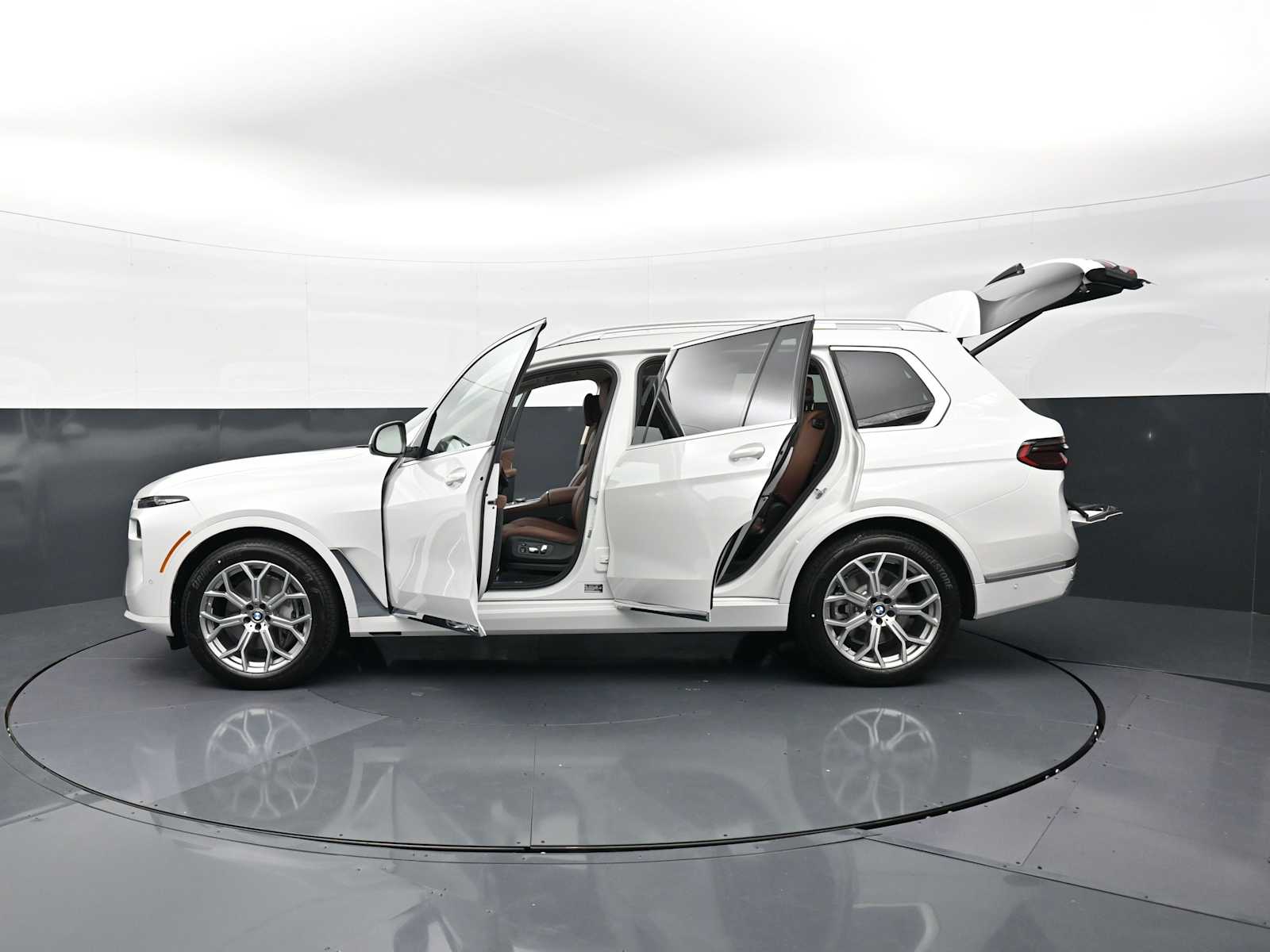 Thumbnail: 2027 BMW X7 - 36
