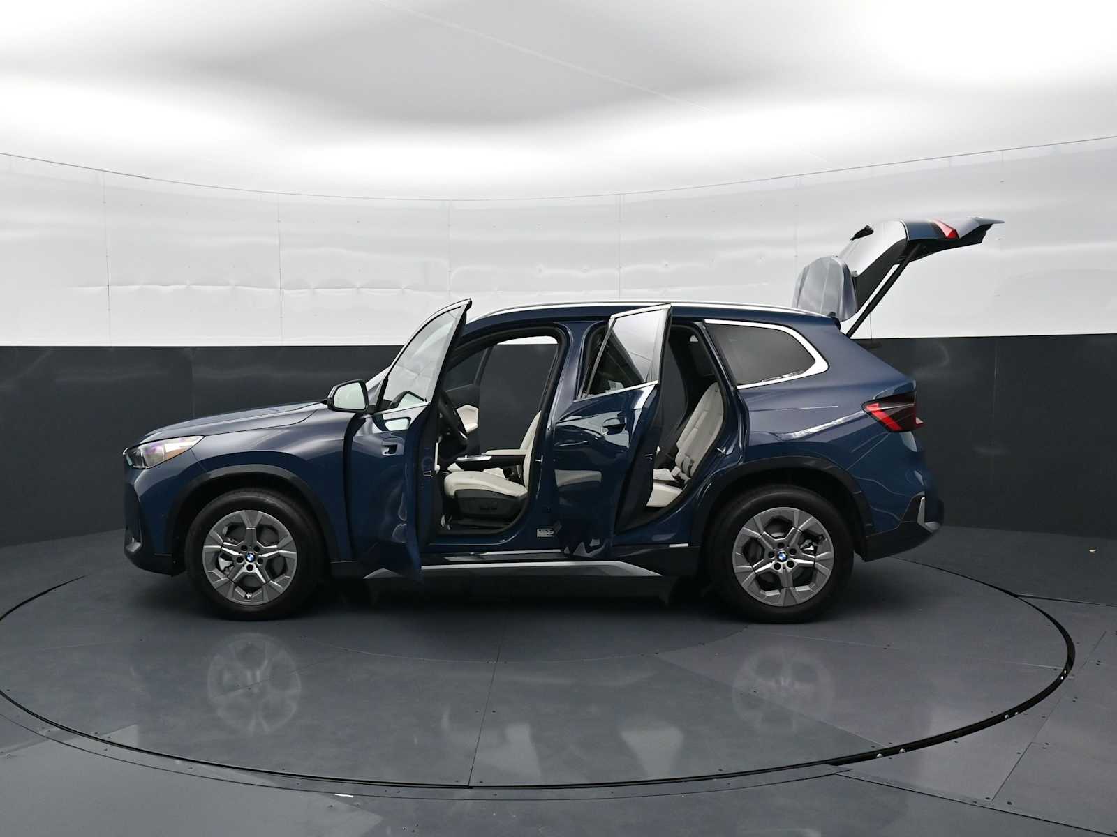 Thumbnail: 2026 BMW X1 - 36