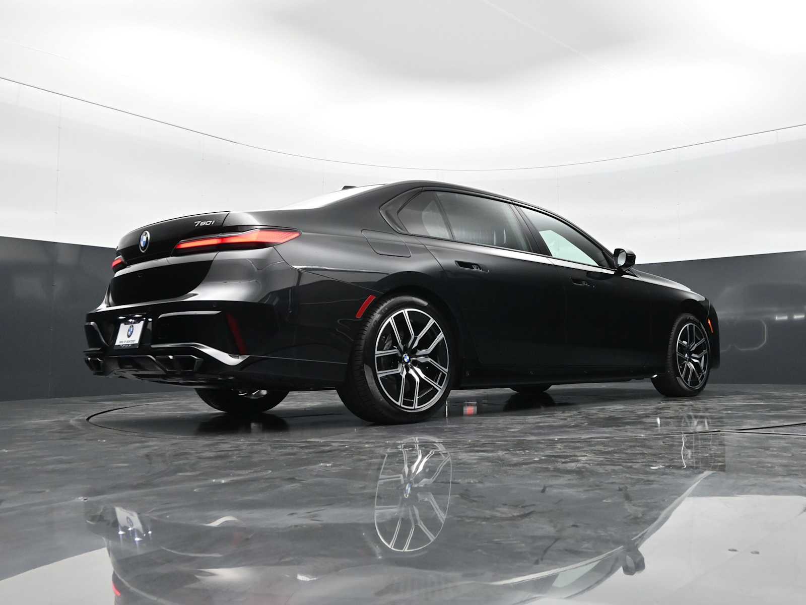 Thumbnail: 2026 BMW 7 Series - 28