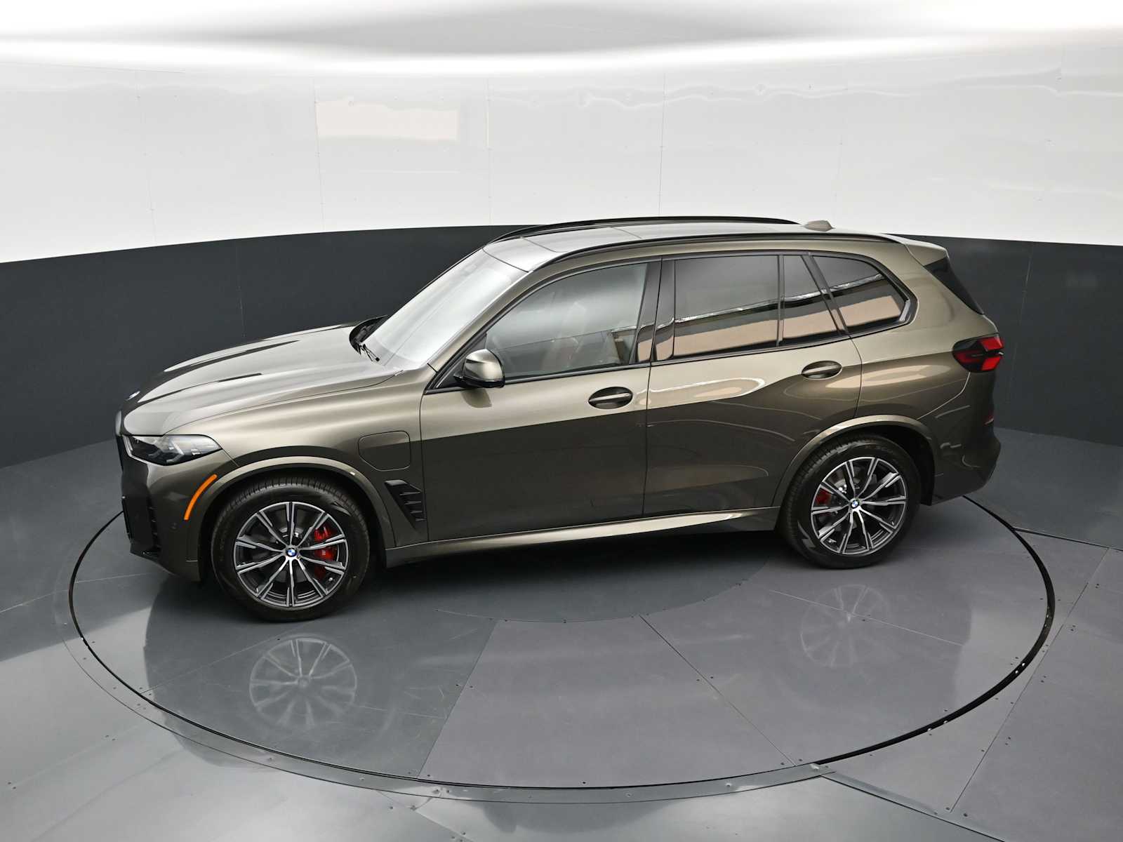 Thumbnail: 2026 BMW X5 - 21