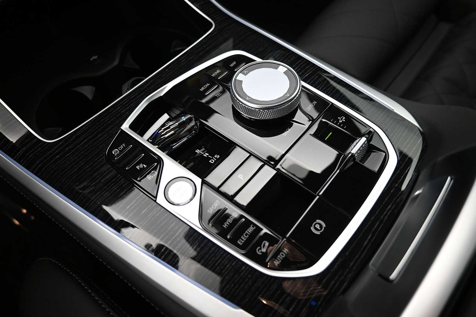 Thumbnail: 2026 BMW X5 - 12