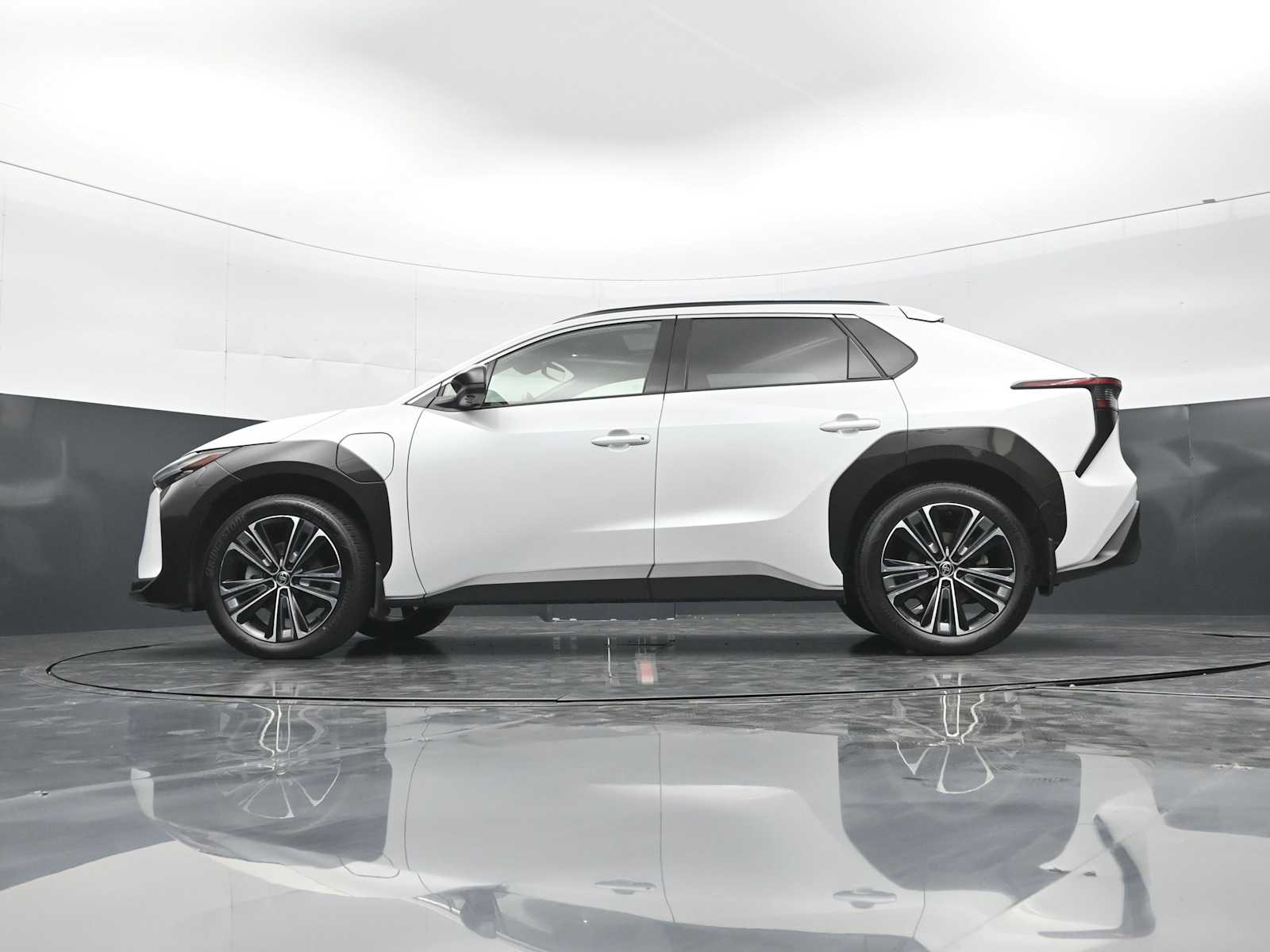 2023 Toyota bZ4X Limited - Photo 35