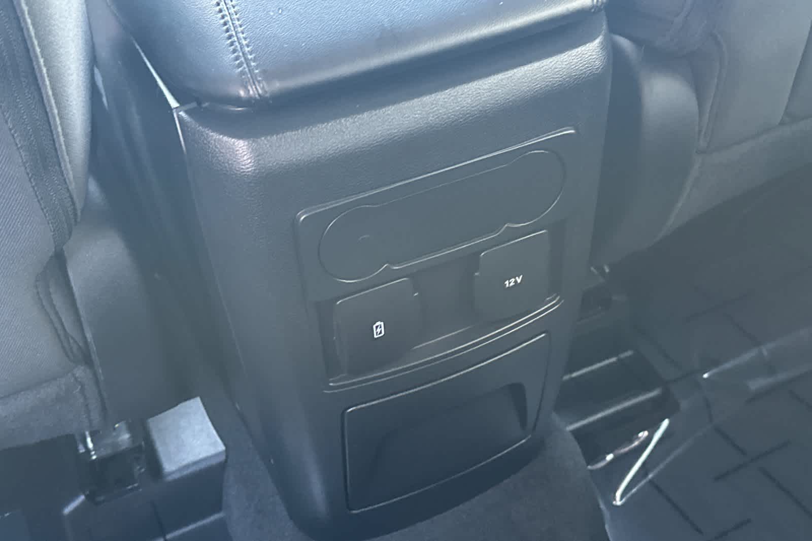 Thumbnail: 2022 Ford Explorer - 14