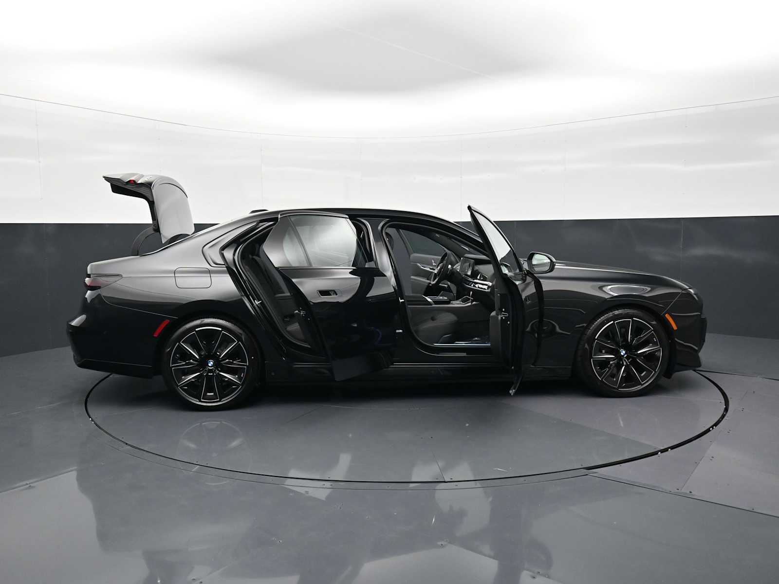 Thumbnail: 2026 BMW 7 Series - 35