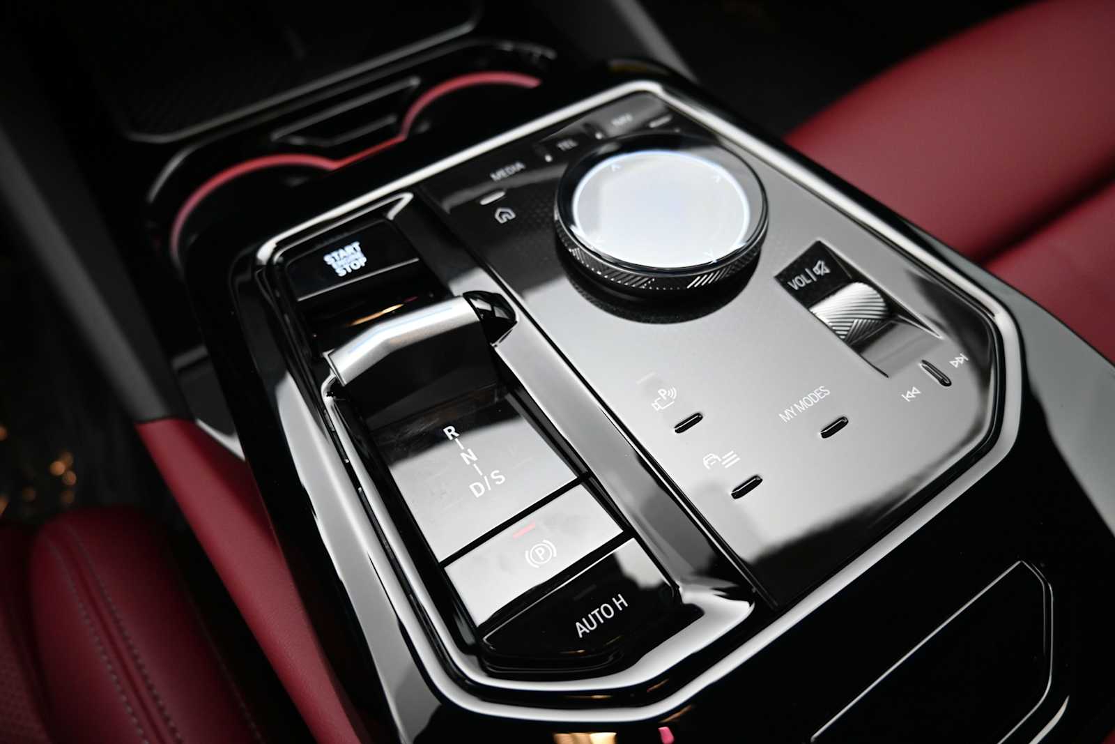 Thumbnail: 2026 BMW 5 Series - 12
