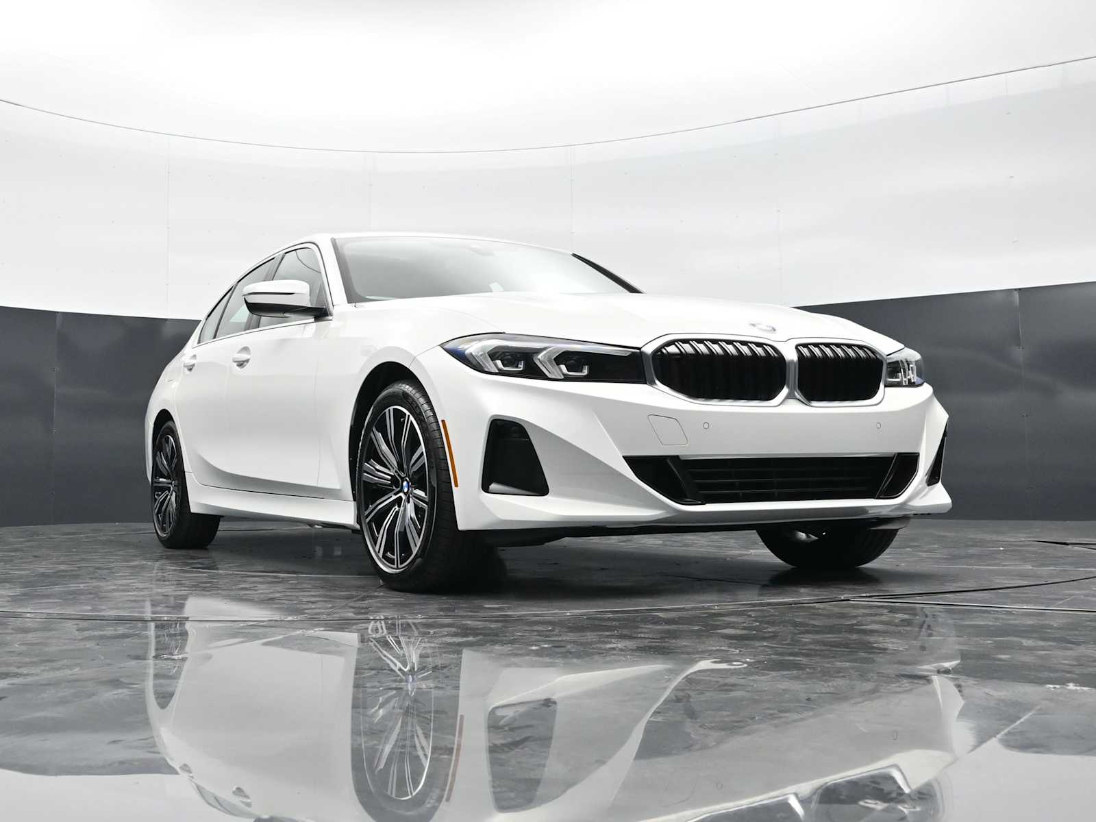 Thumbnail: 2026 BMW 3 Series - 27