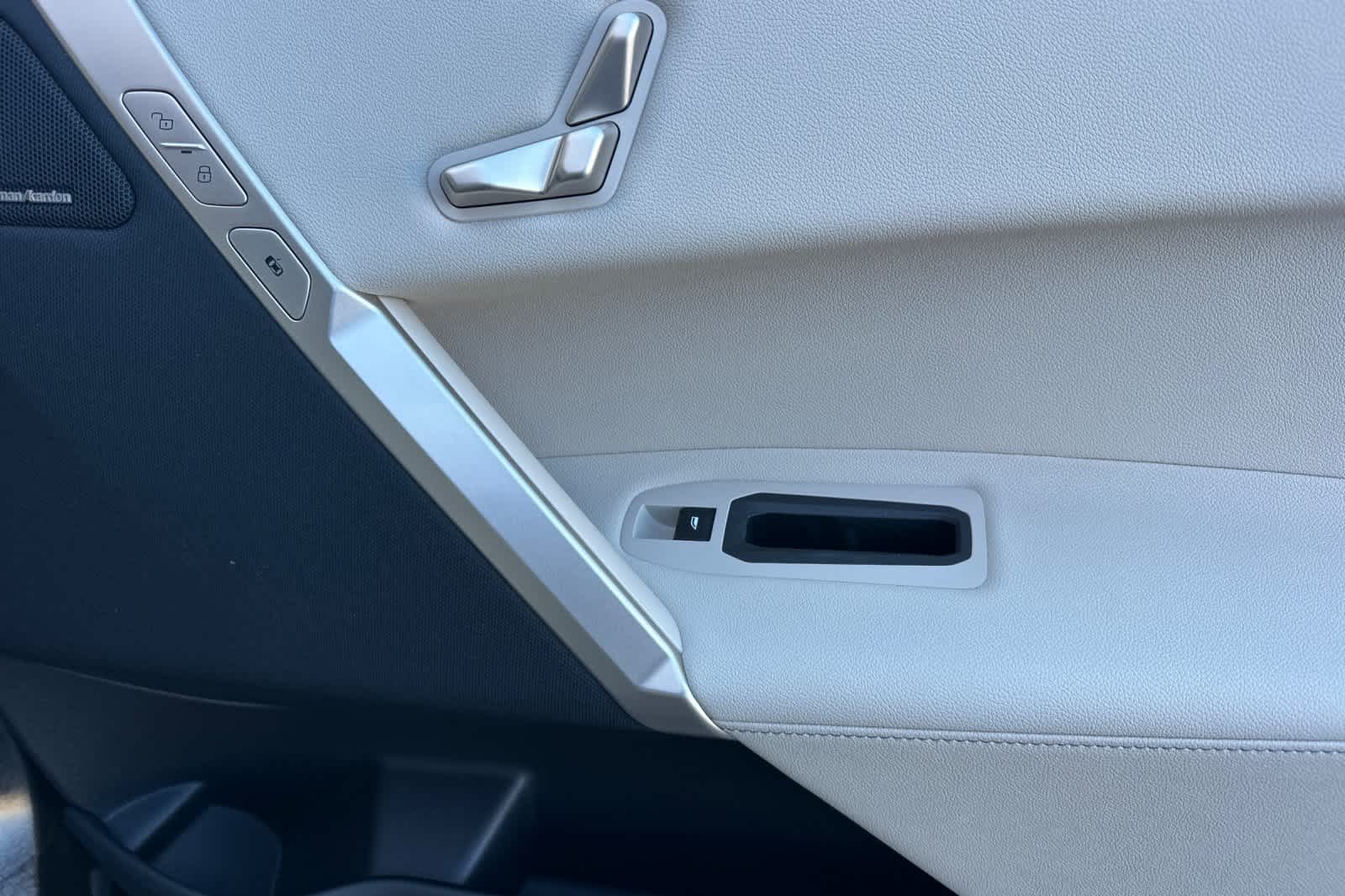 Thumbnail: 2026 BMW iX - 20