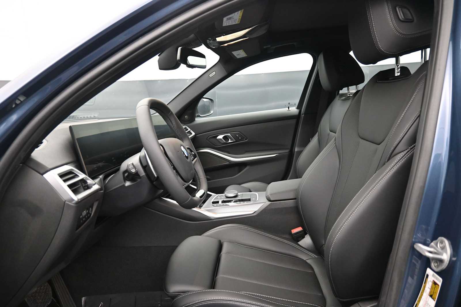 Thumbnail: 2026 BMW 3 Series - 10