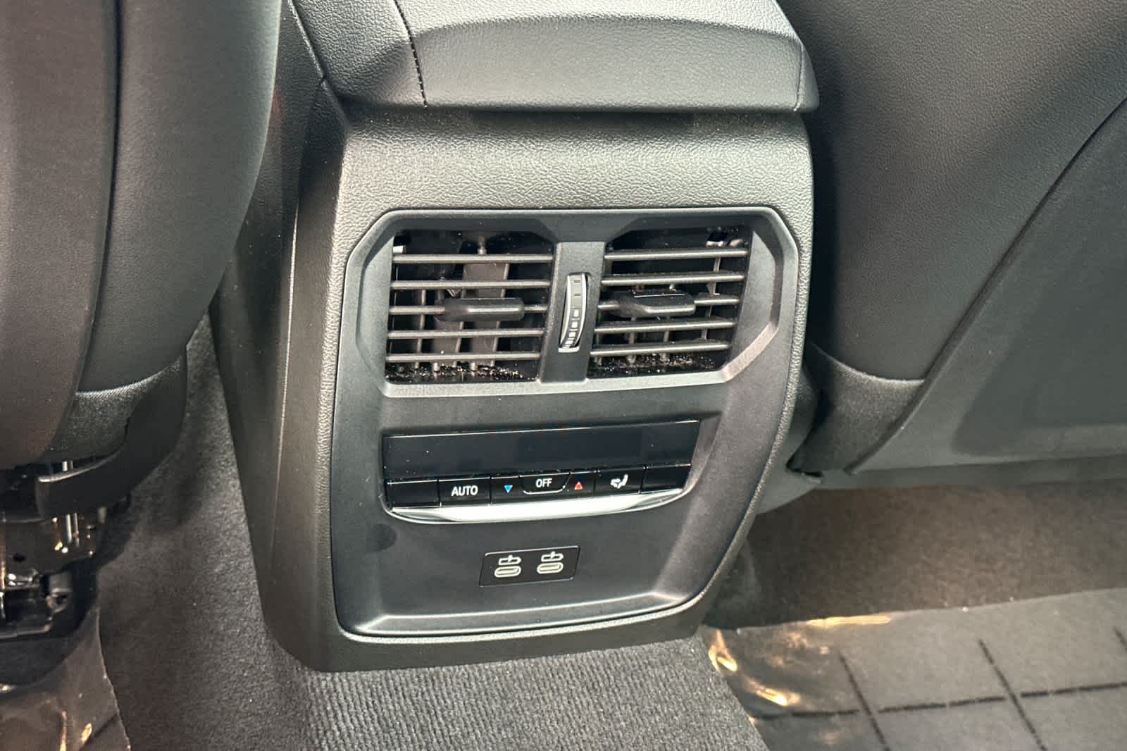 2024 BMW 3 Series 330i 14