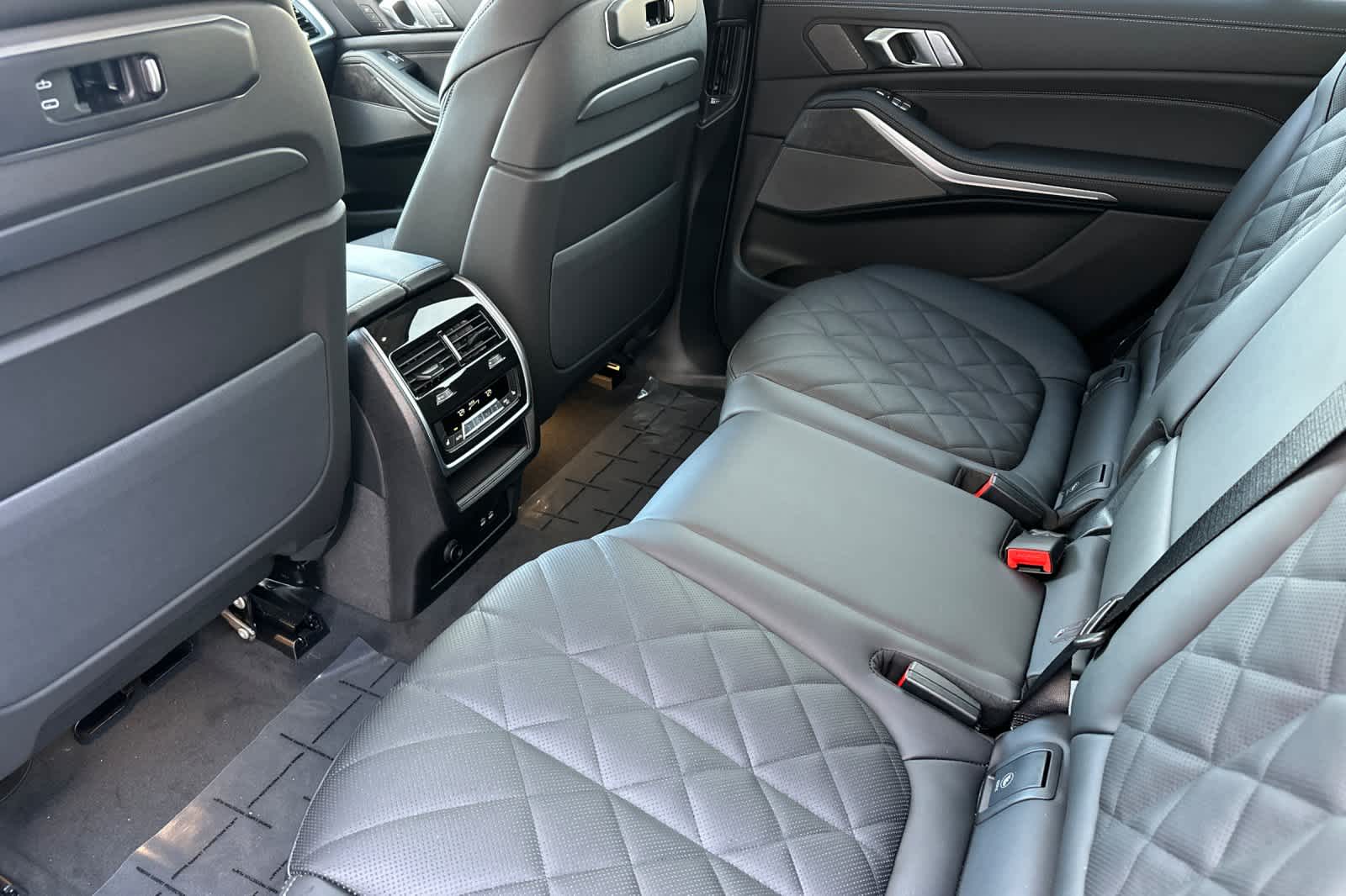 Thumbnail: 2026 BMW X7 - 4