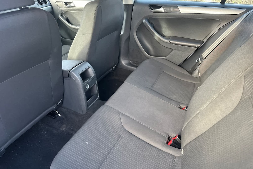 Used 2015 Volkswagen Jetta 1.8T SE Sedan