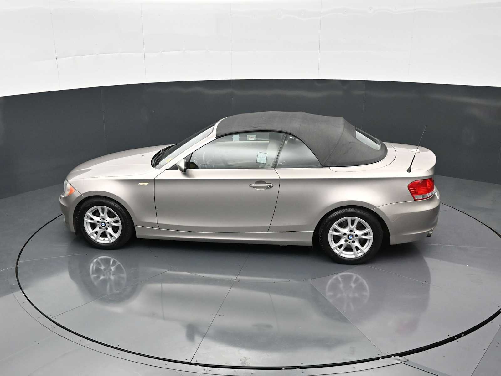 Thumbnail: 2008 BMW 1 Series - 24