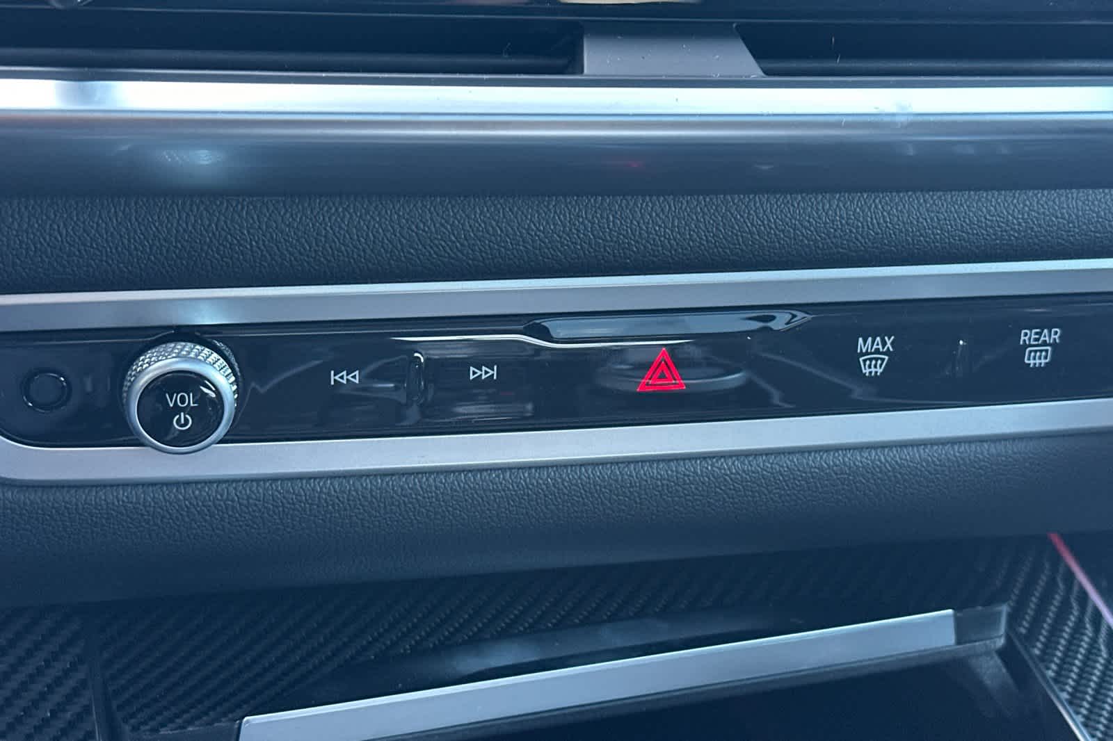 Thumbnail: 2026 BMW X7 - 23