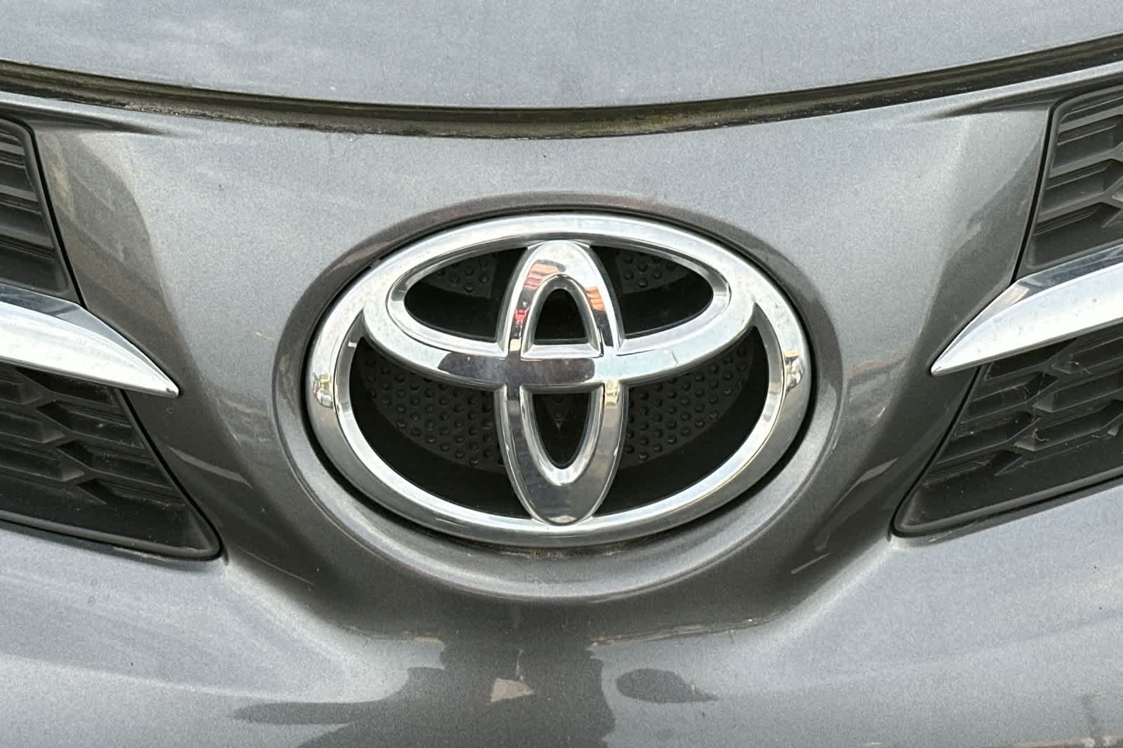 Thumbnail: 2014 Toyota RAV4 - 9