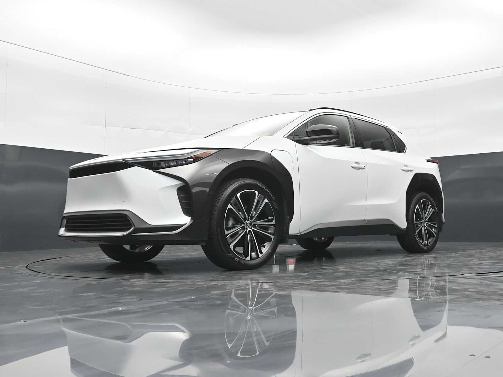 2023 Toyota bZ4X Limited - Photo 28