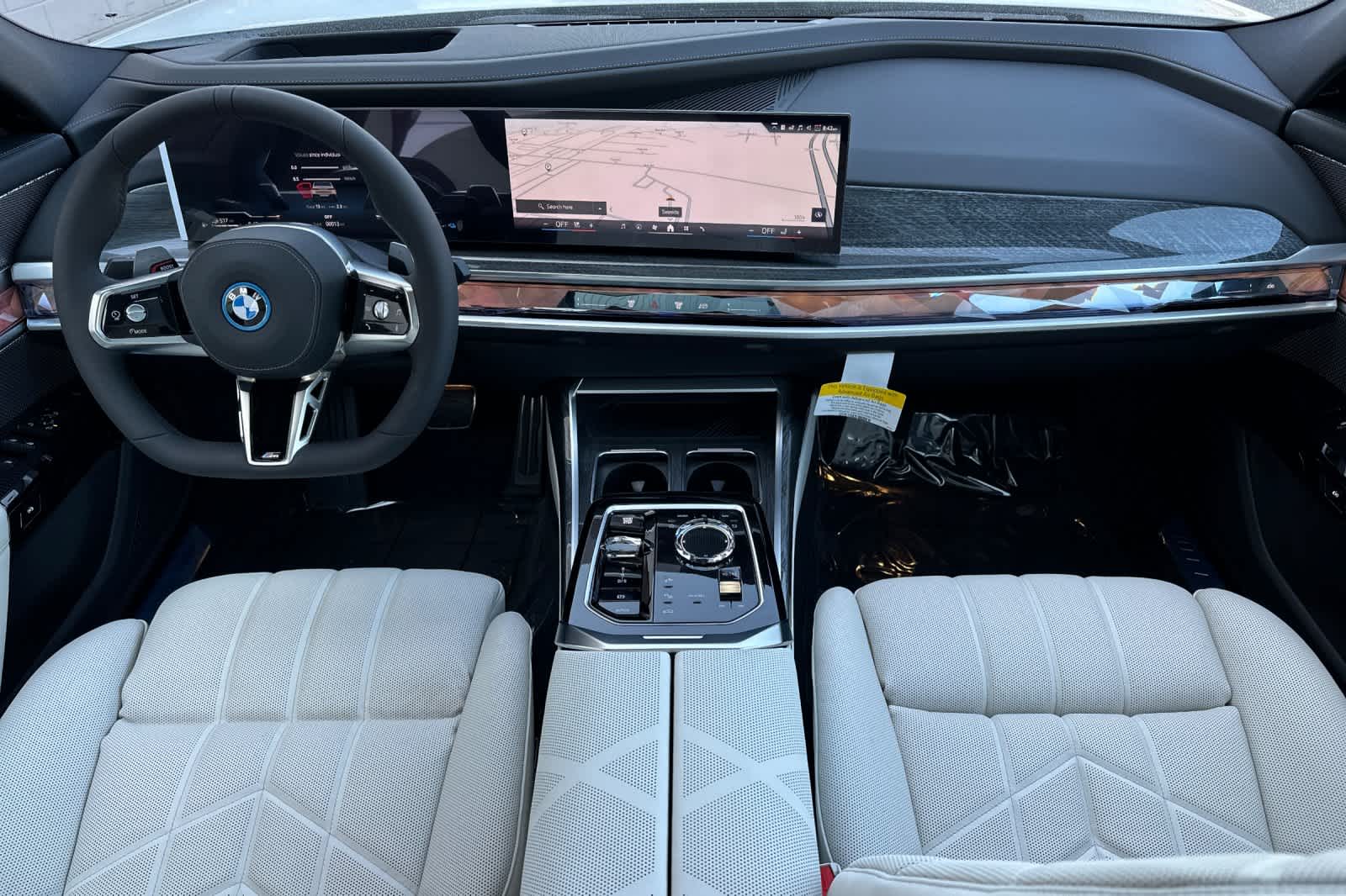 2025 Bmw 750e 750e xDrive photo 3