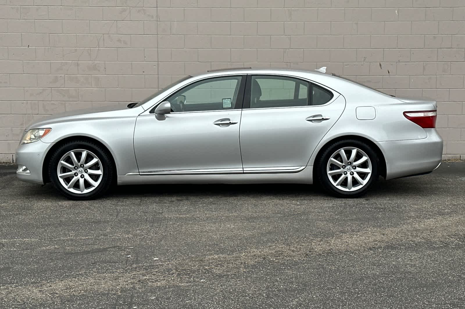 Thumbnail: 2008 Lexus LS - 9