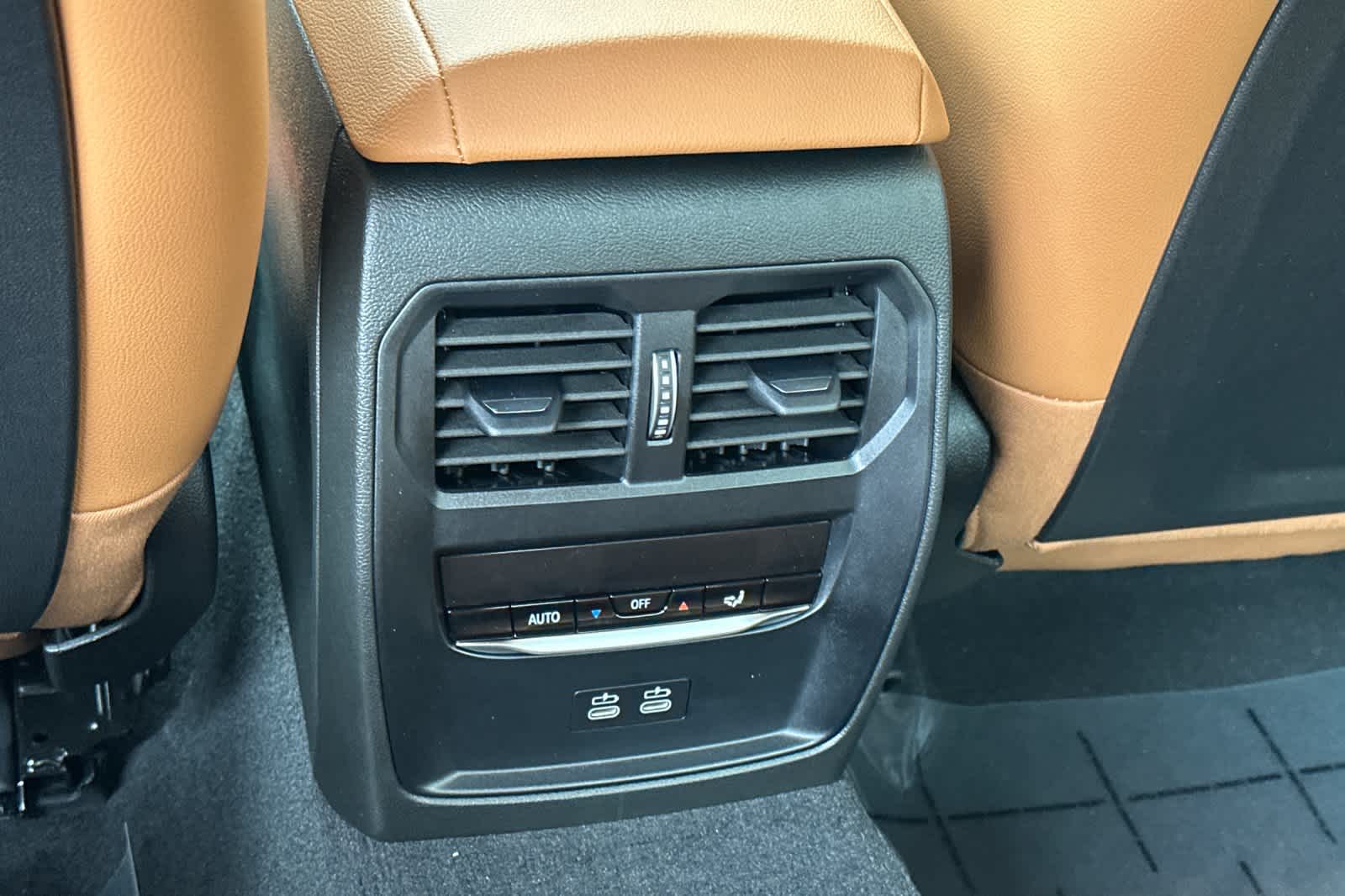 Thumbnail: 2025 BMW 3 Series - 16