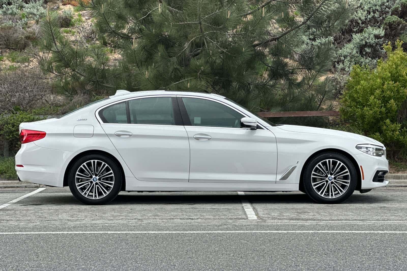 Thumbnail: 2018 BMW 5 Series - 6