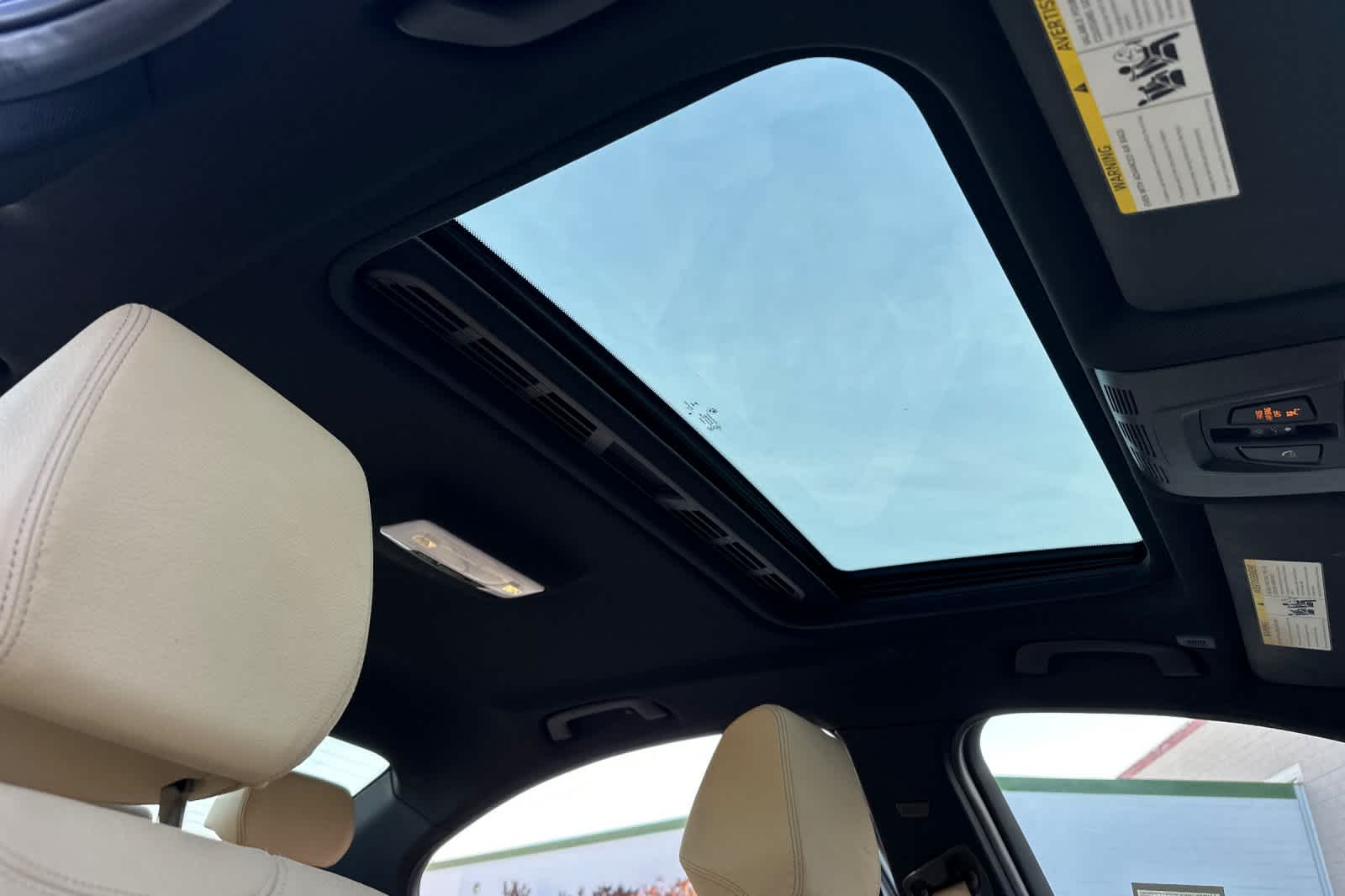 Thumbnail: 2016 BMW 3 Series - 19