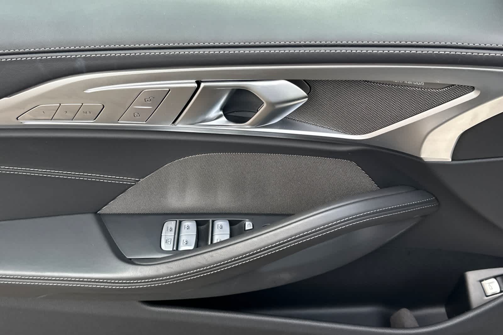 Thumbnail: 2025 BMW 8 Series - 12