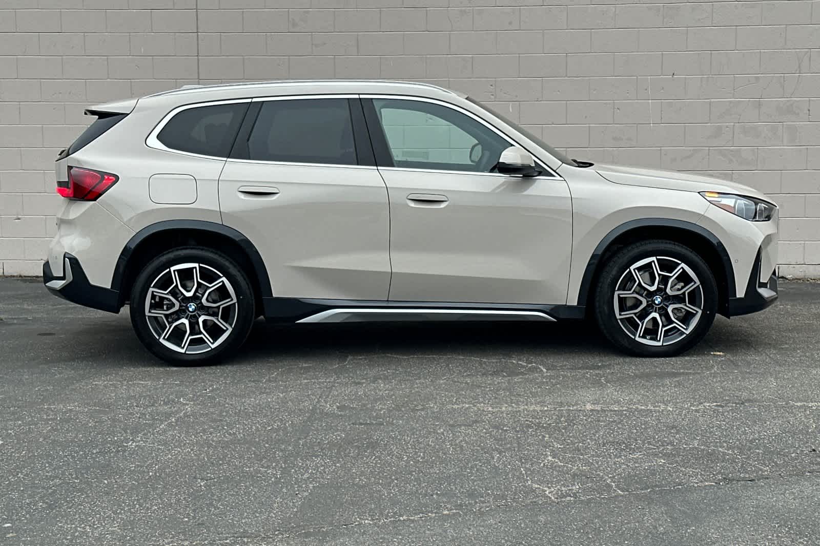 Thumbnail: 2026 BMW X1 - 8