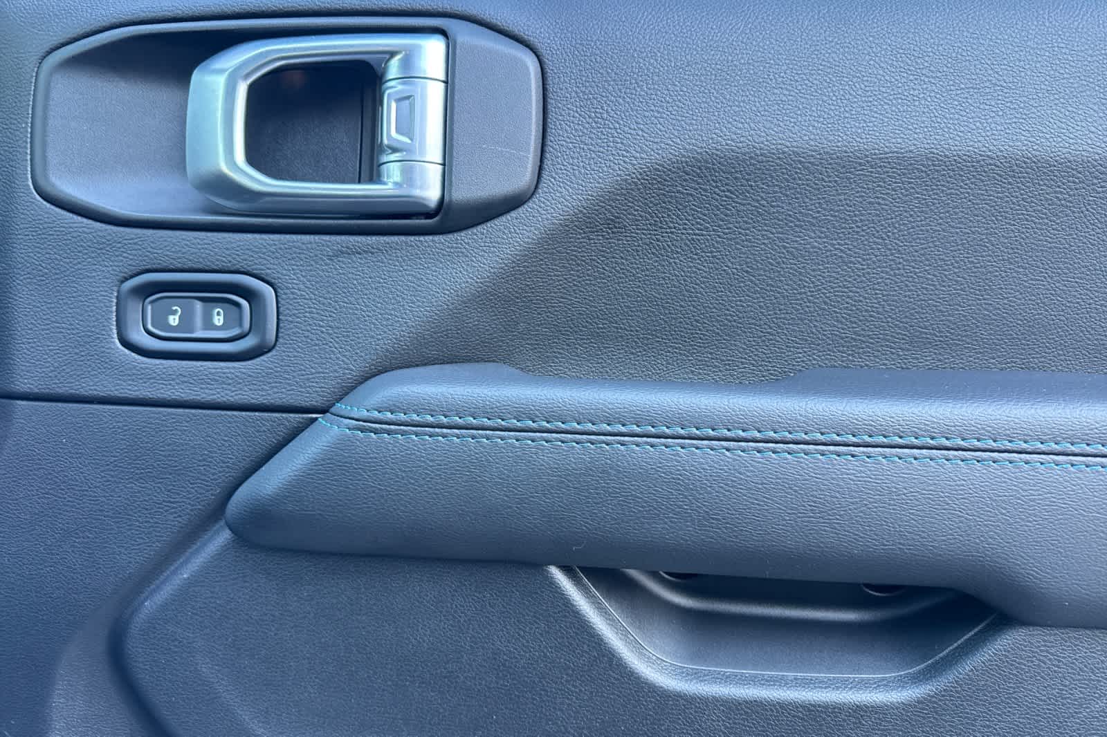 Thumbnail: 2021 Jeep Wrangler - 19