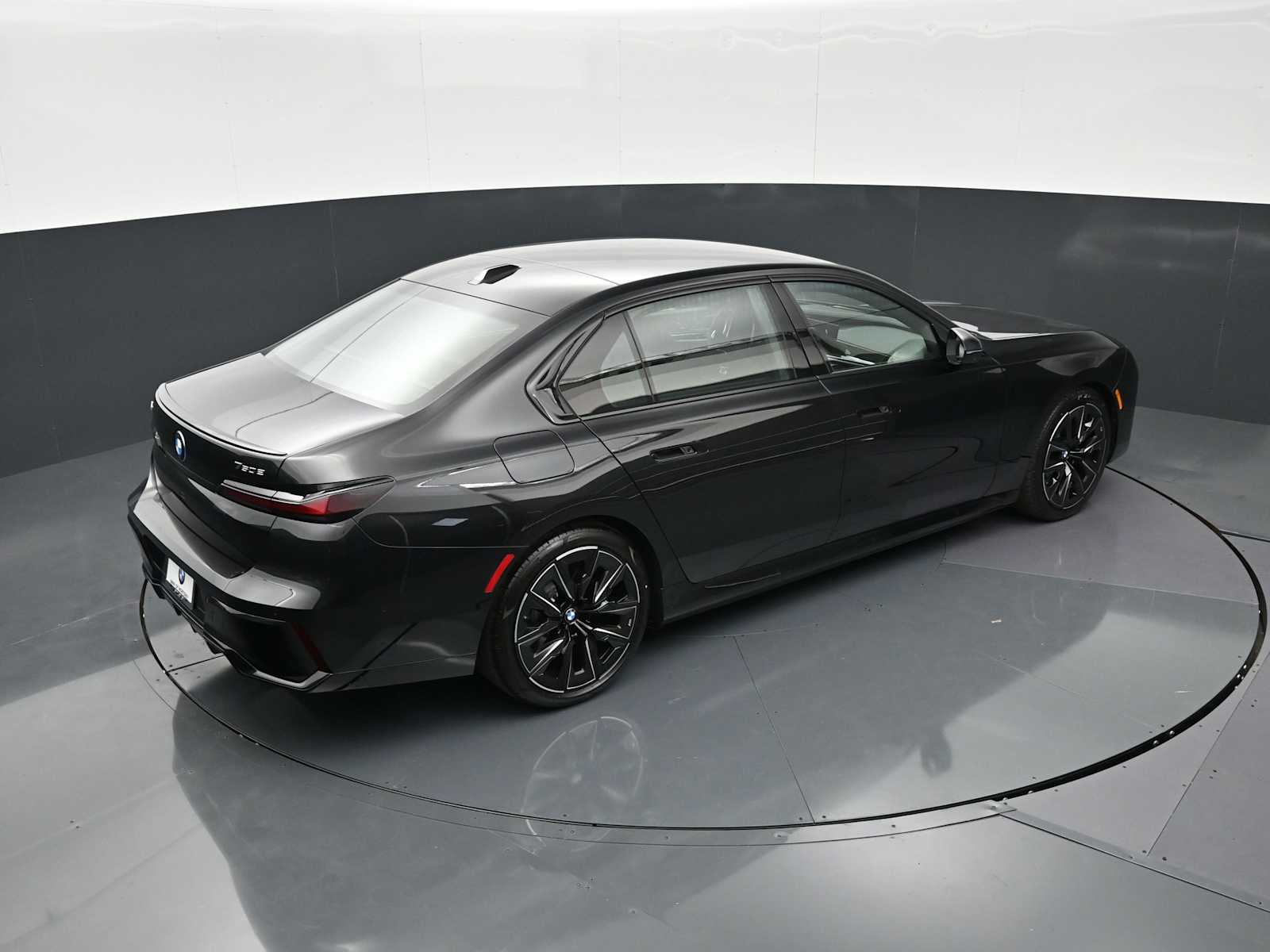 Thumbnail: 2026 BMW 7 Series - 21