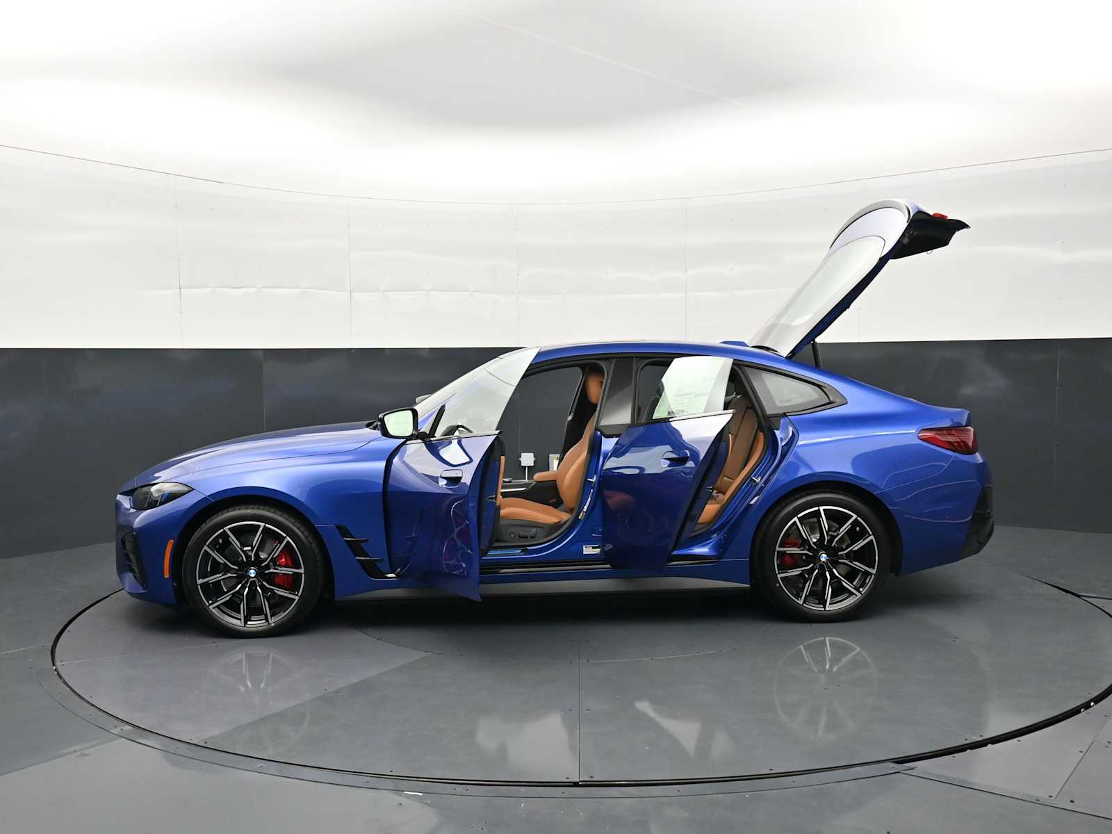 Thumbnail: 2026 BMW i4 - 35