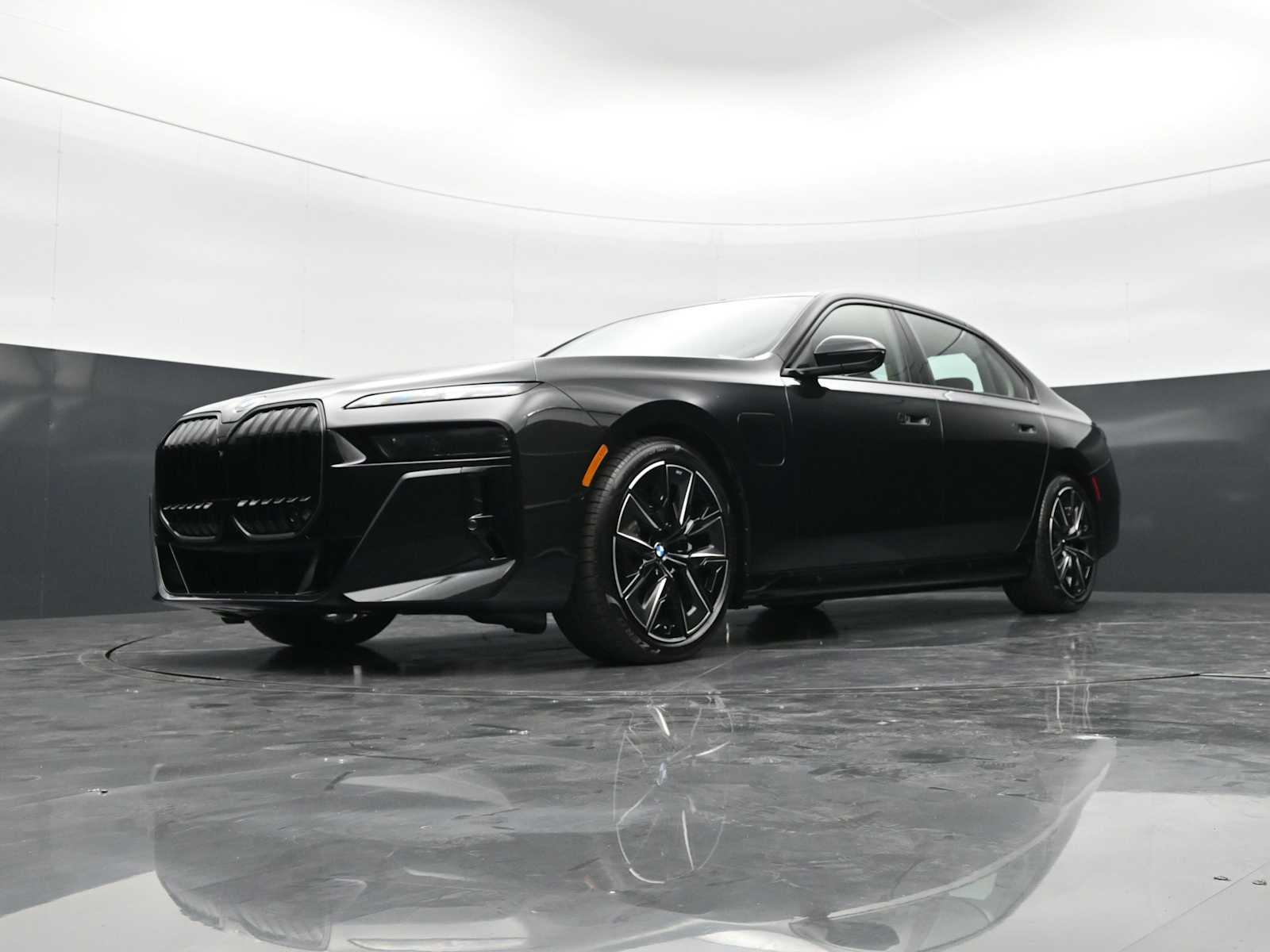 Thumbnail: 2026 BMW 7 Series - 25