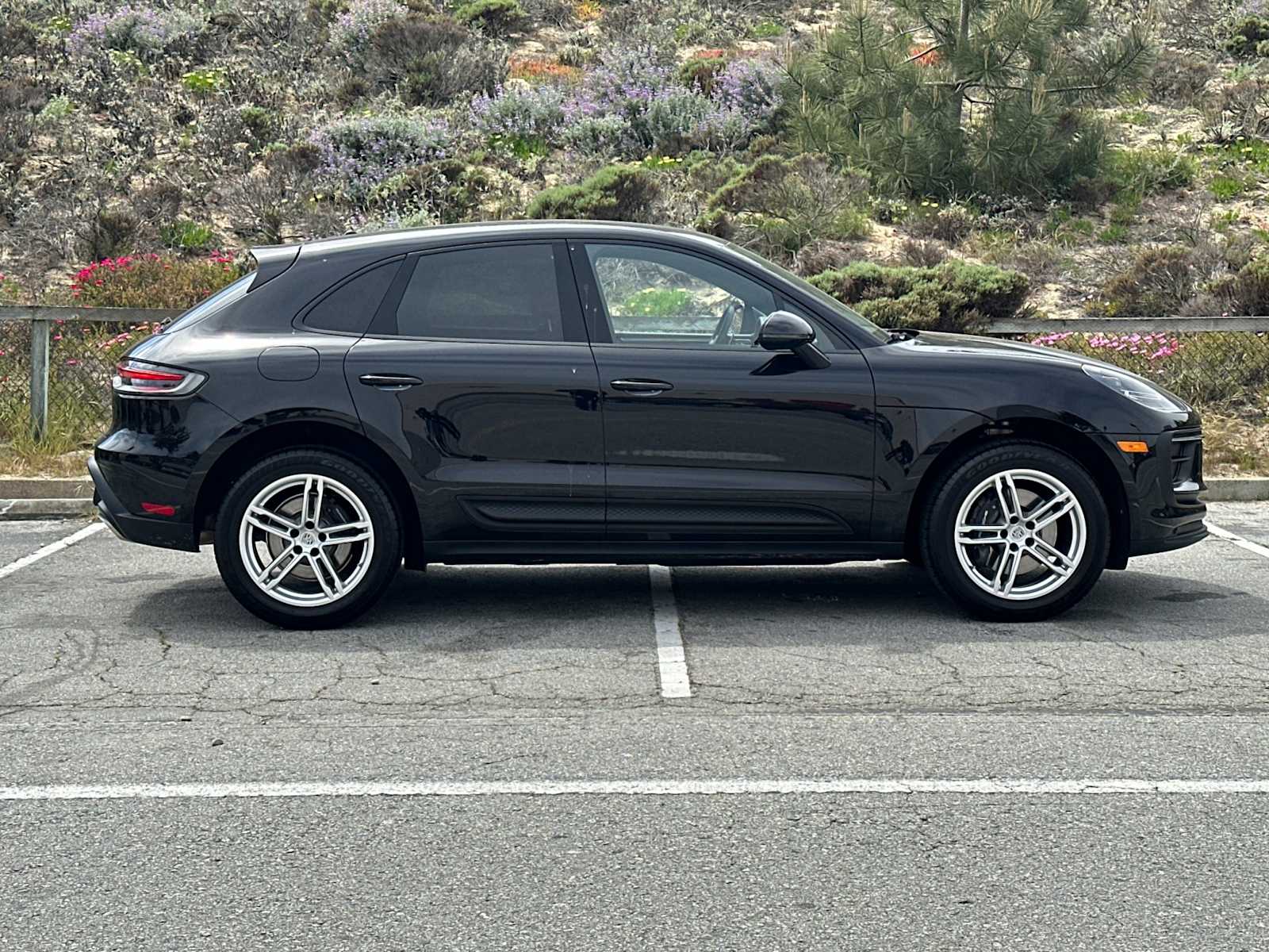 Thumbnail: 2025 Porsche Macan - 9