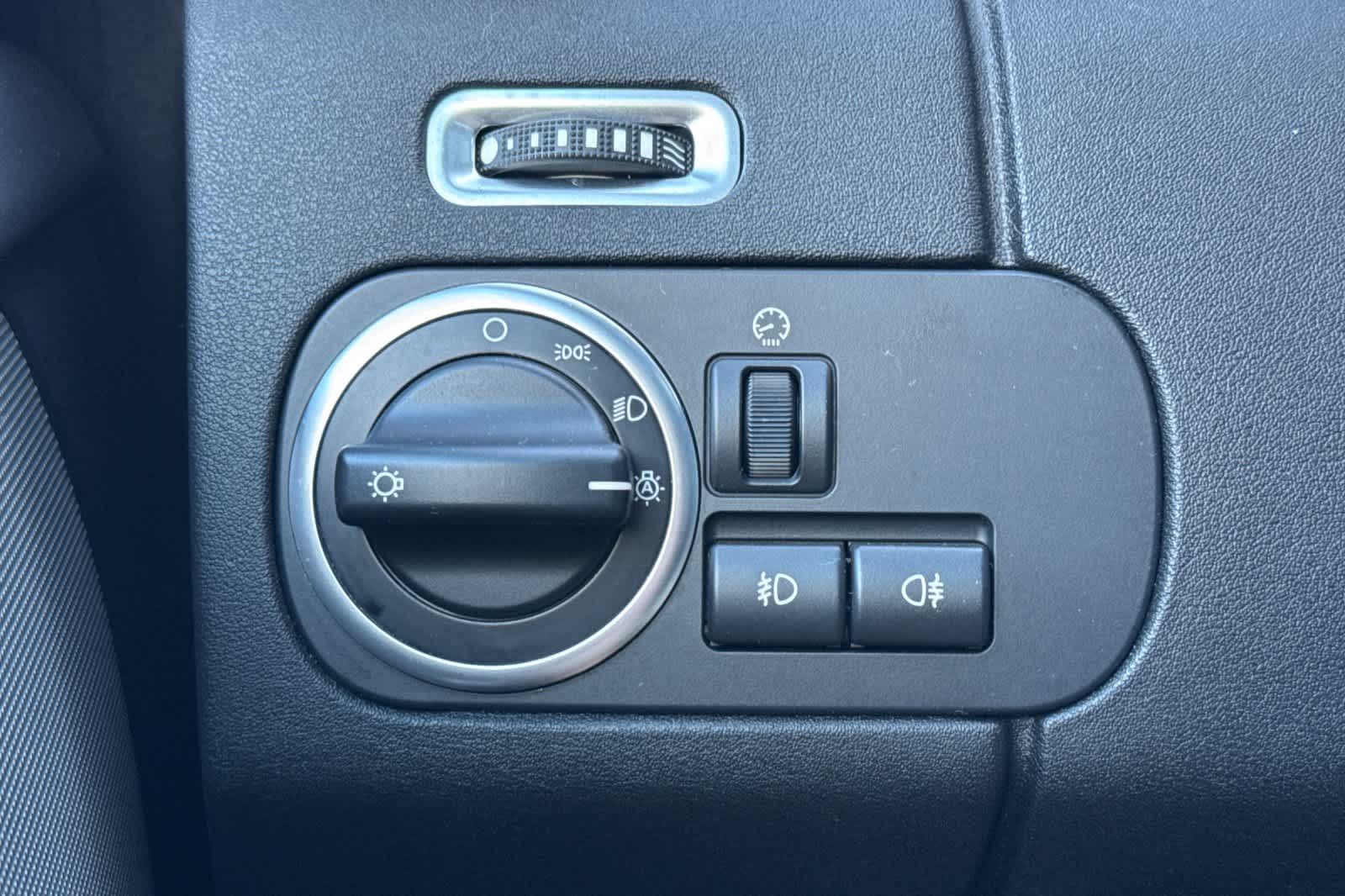 Thumbnail: 2016 Land Rover LR4 - 31