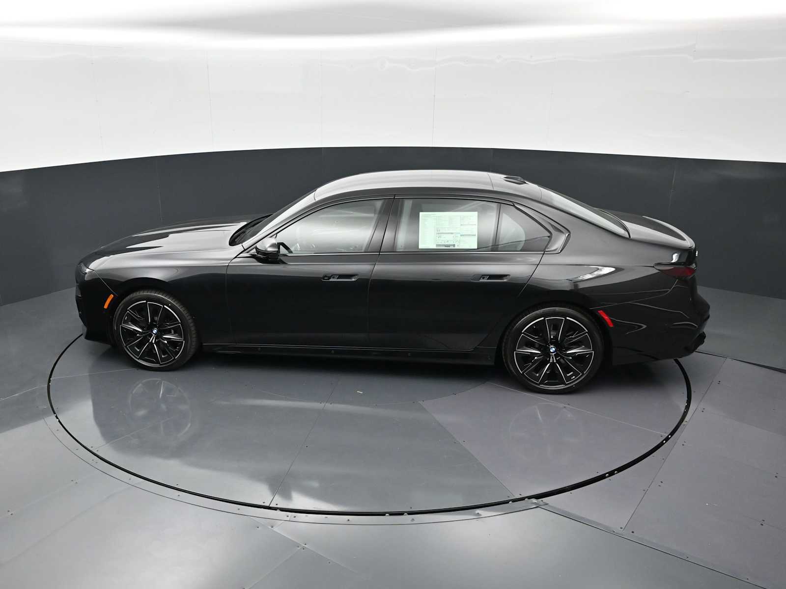 Thumbnail: 2026 BMW 7 Series - 24