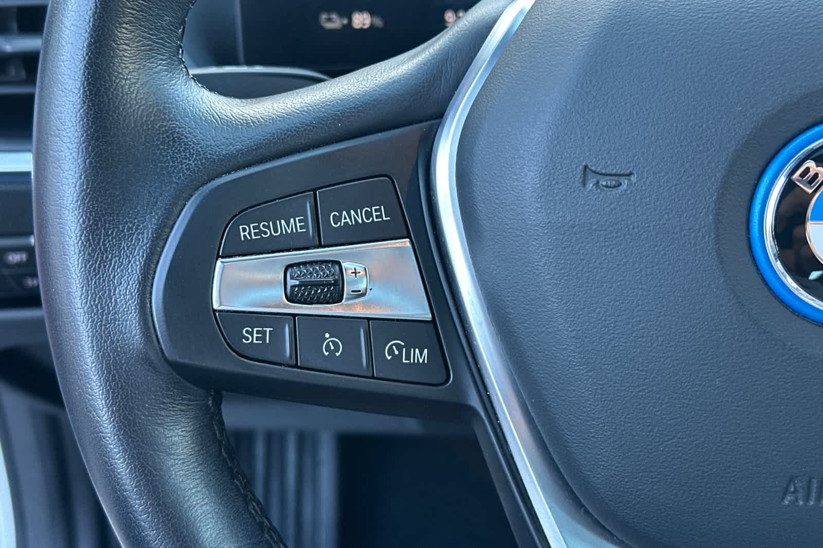 Thumbnail: 2023 BMW i4 - 27