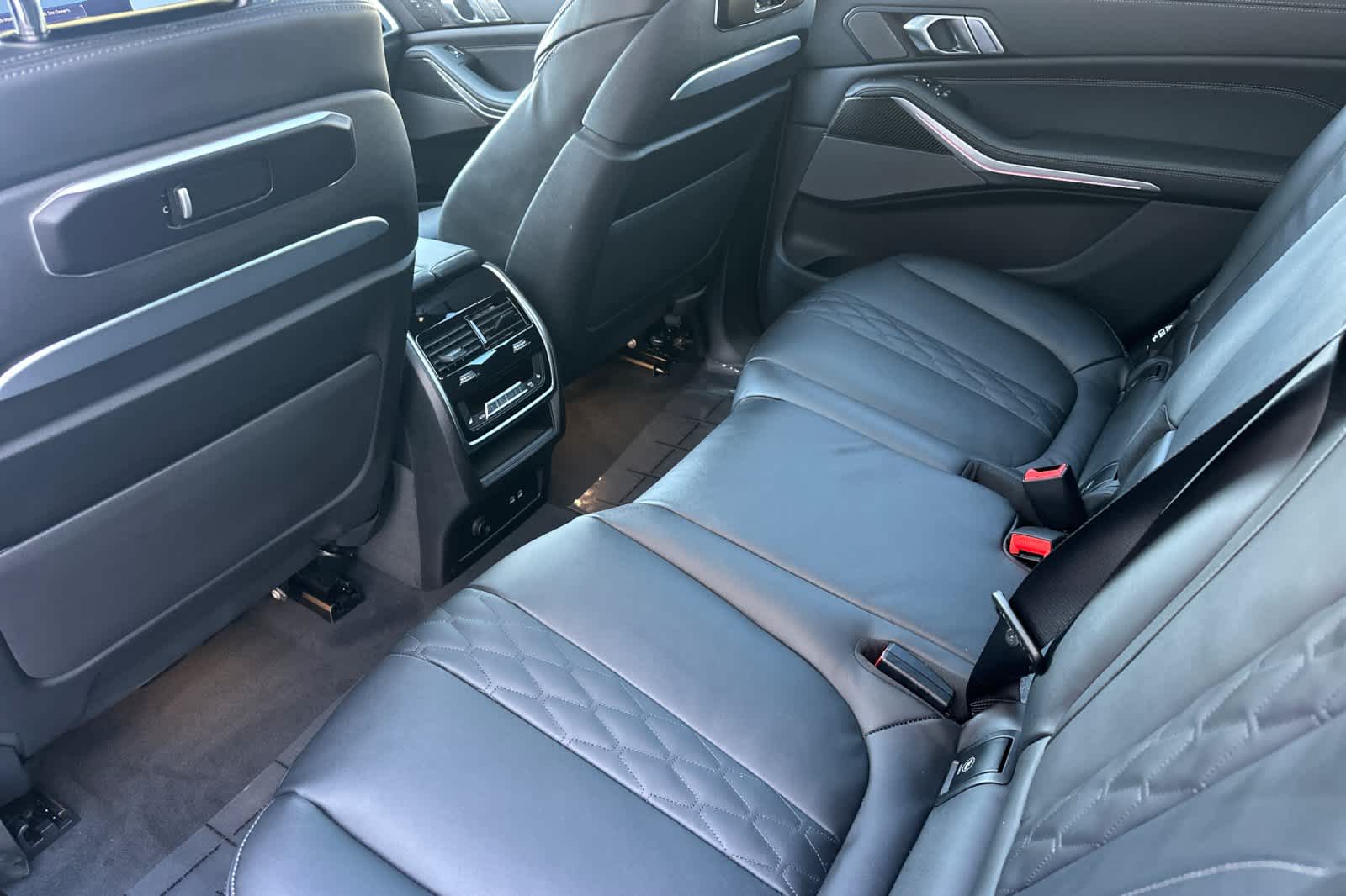 Thumbnail: 2026 BMW X7 - 4