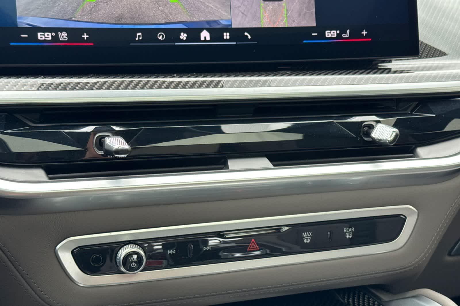 Thumbnail: 2024 BMW X6 - 24