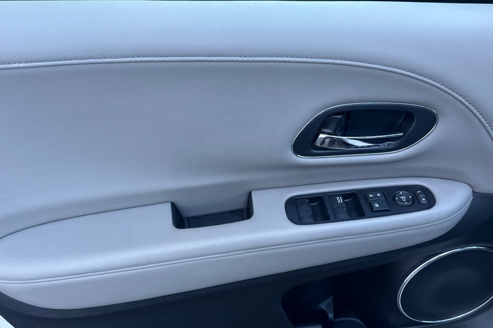 Thumbnail: 2017 Honda HR-V - 12