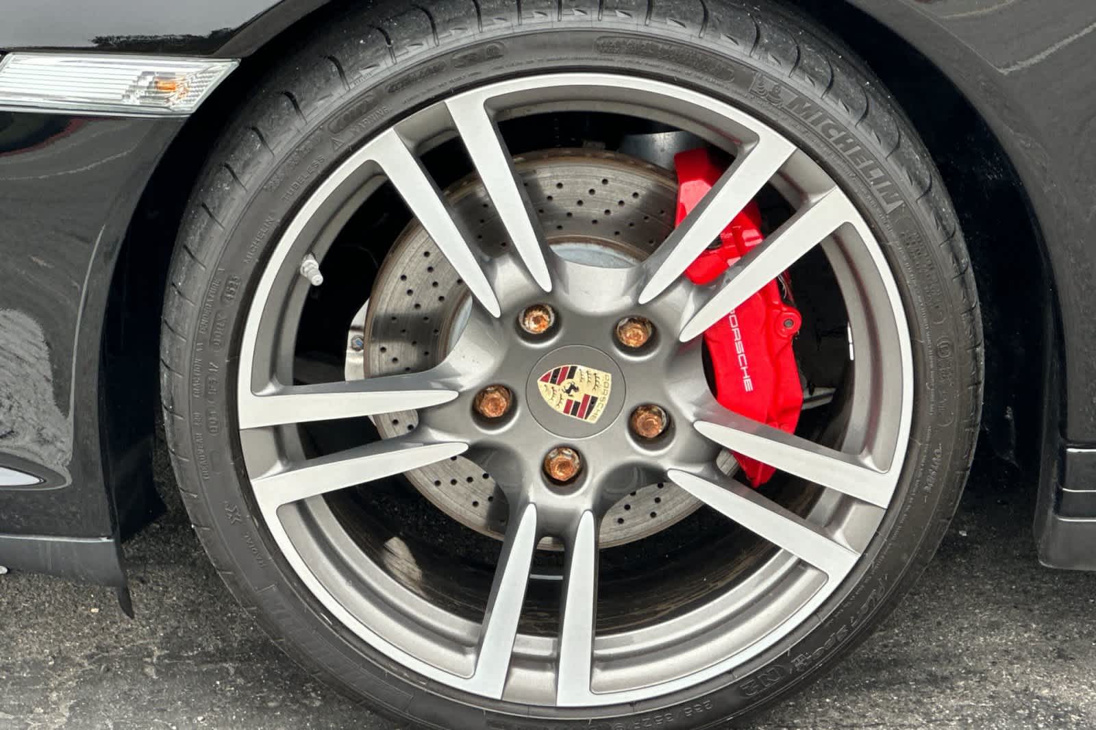 2012 Porsche 911 Carrera 4S 22