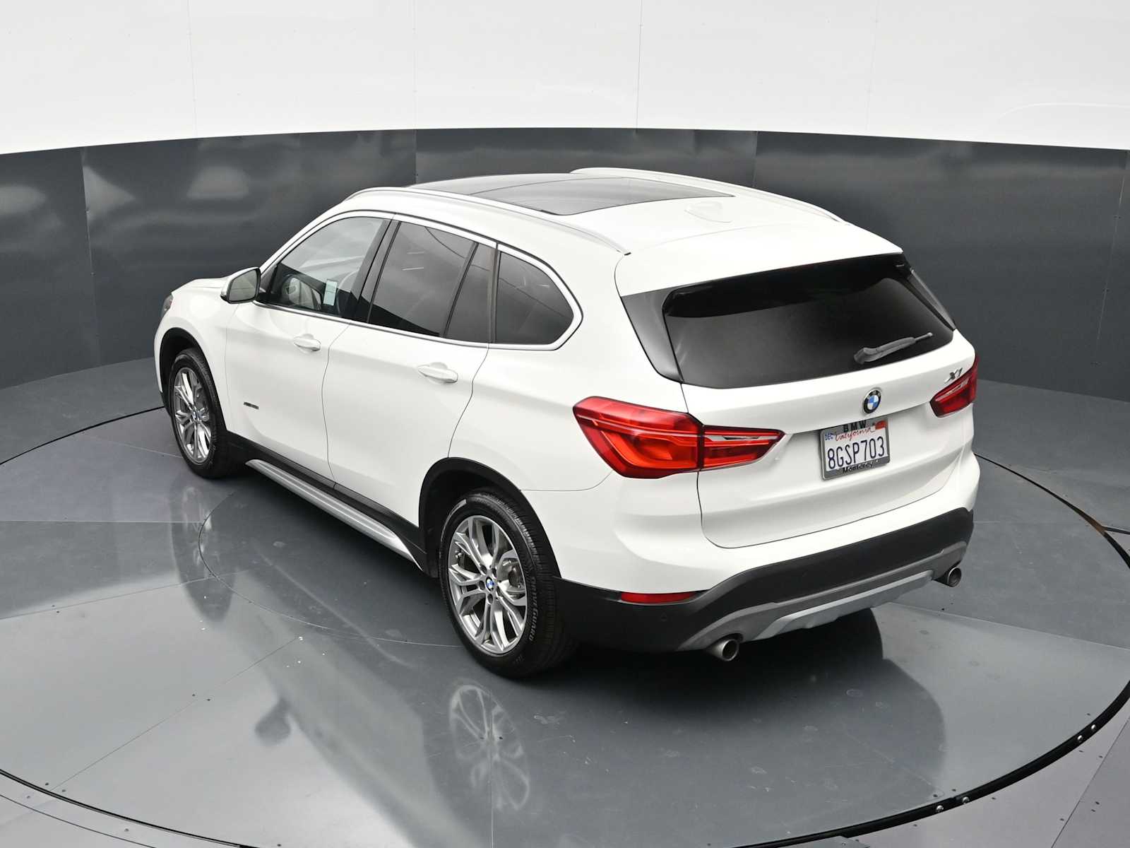 Thumbnail: 2016 BMW X1 - 22
