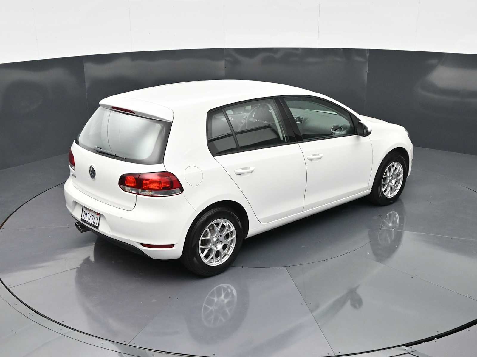 Thumbnail: 2010 Volkswagen Golf - 20