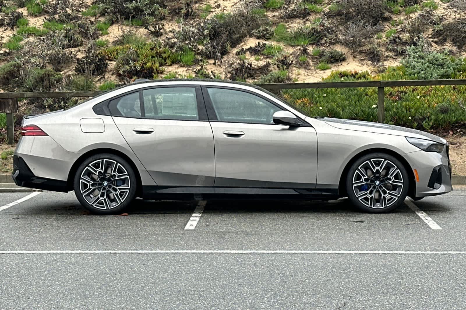 Thumbnail: 2026 BMW 5 Series - 8