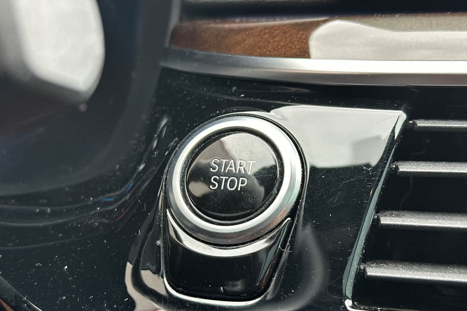 Thumbnail: 2018 BMW 5 Series - 24