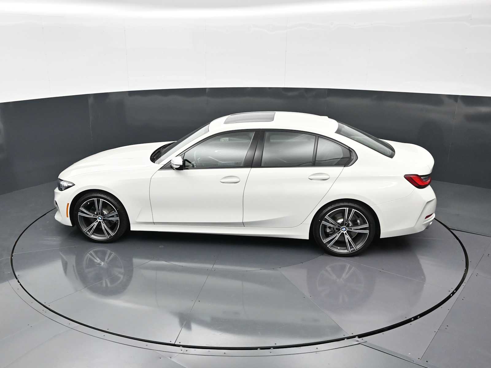2023 BMW 3 Series 330i - Photo 24